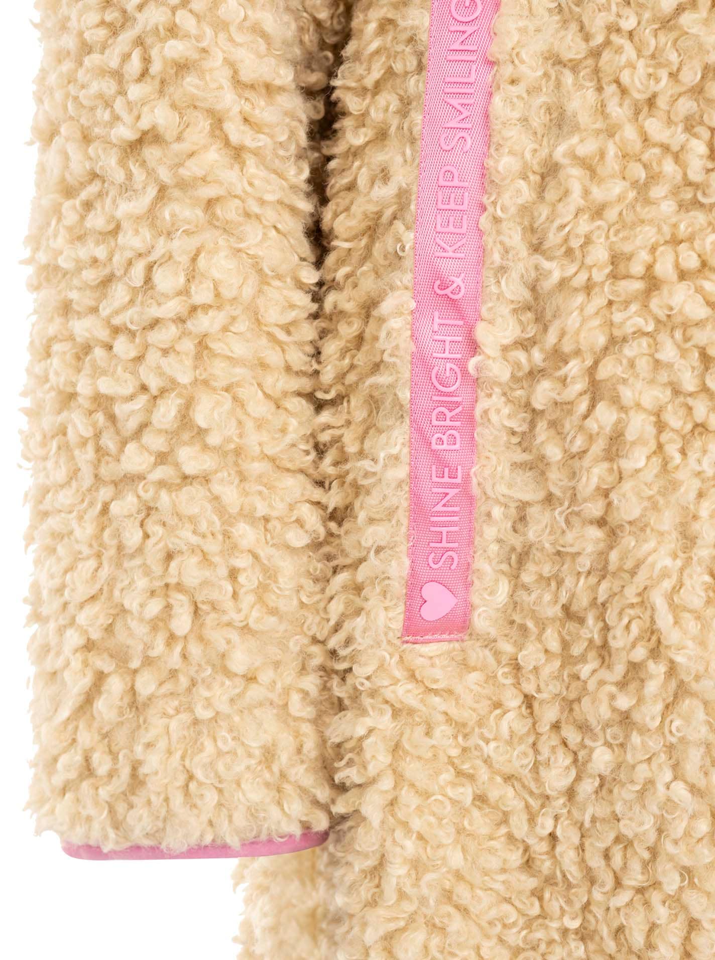 Zwillingsherz Manteau en imitation fourrure »„Happiness & Love“« Pièce it douillette, doublure intérieure avec motif cœur, 2 boutons