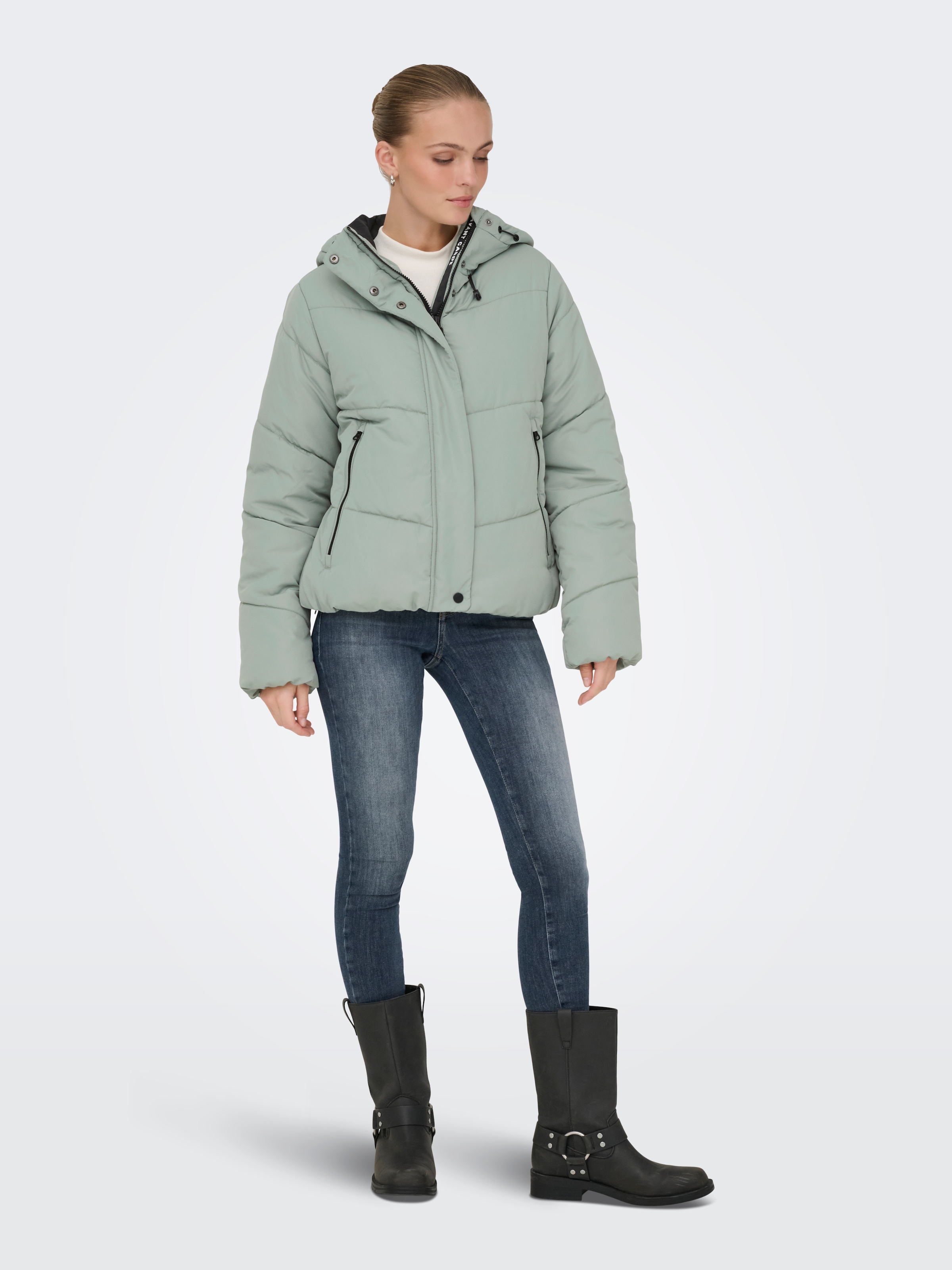 ONLY Veste matelassée »ONLMAGGI LIFE SHORT PUFFER CC OTW« mit Kapuze Kunstfaser,
