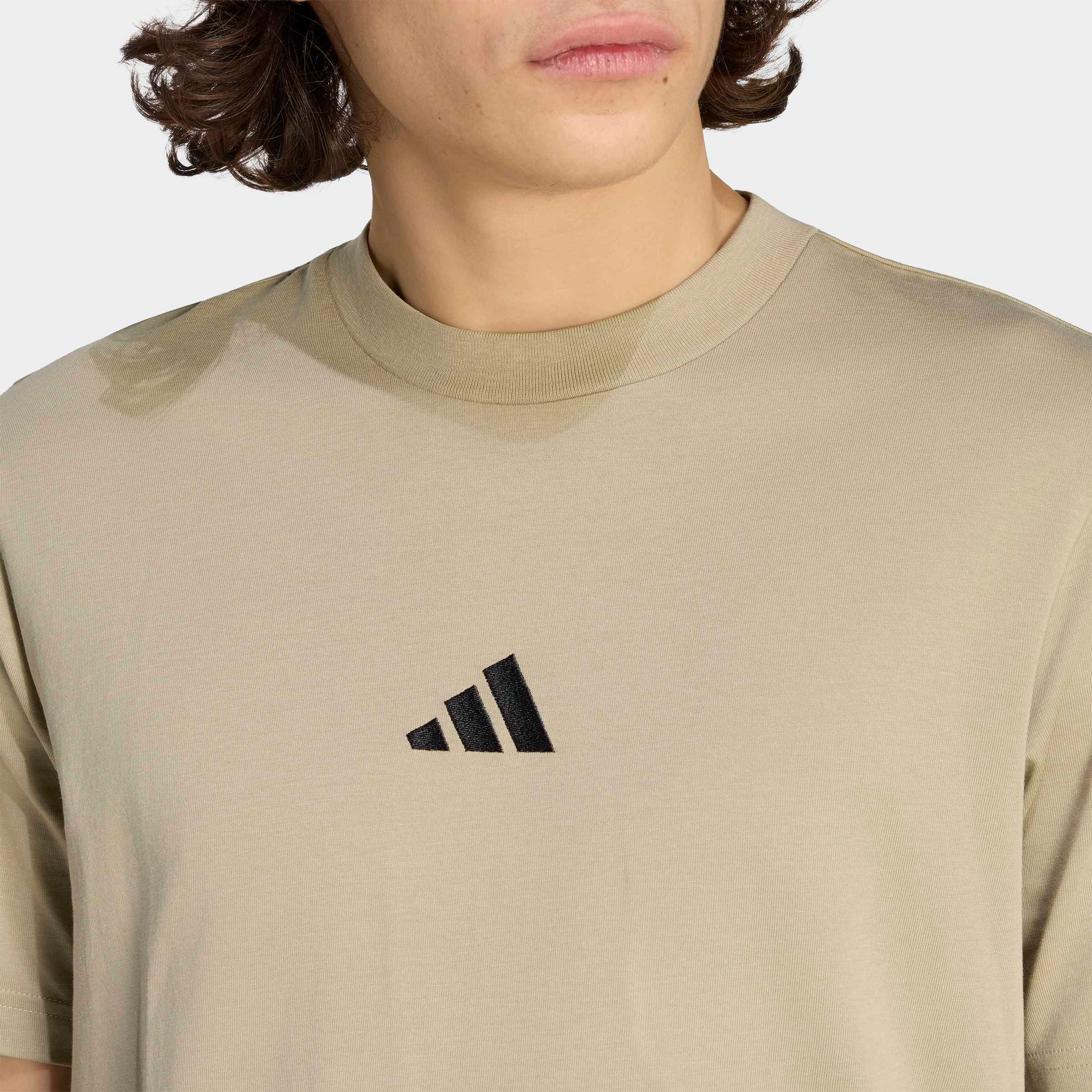 adidas Sportswear T-Shirt »ESSENTIALS SMALL LOGO SINGLE JERSEY« sportliches Kurzarmshirt, mit Rundhalsausschnitt