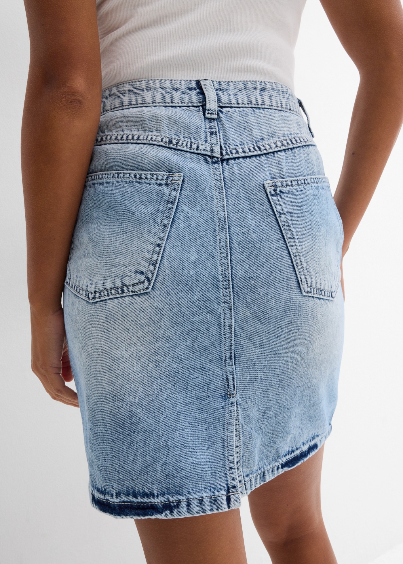 bonprix Jeansrock regular fit, mit hinterem Schlitz, aus Baumwolle