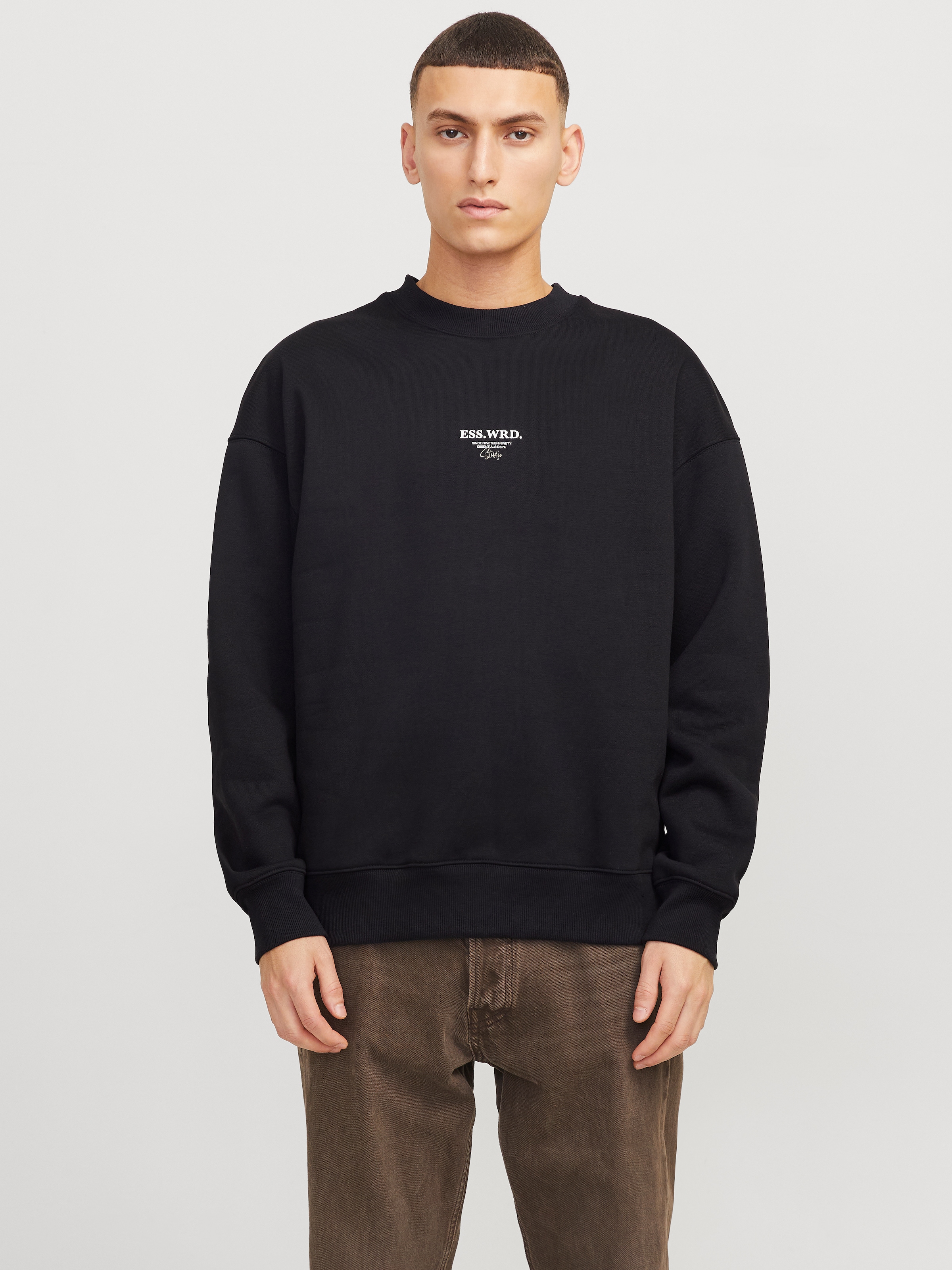Jack & Jones Sweatshirt »JJEURBAN EDGE STUDIO SWEAT CREW NOOS«, mit Front und Back Print
