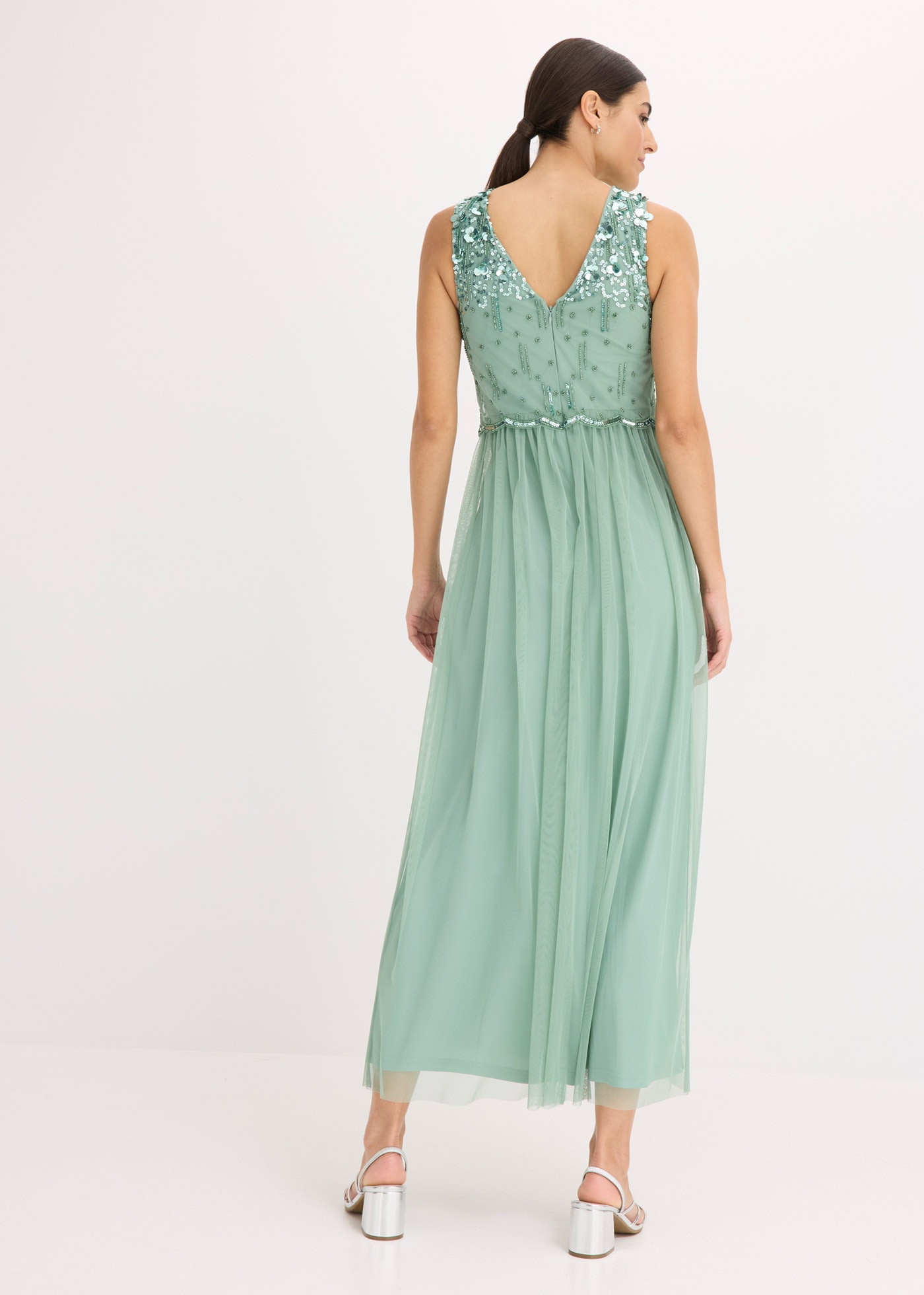 bonprix Maxi robe »Maxikleid mit Paillettenstickerei« ohne Ärmel, ausgestellte Passform, mit Paillettenstickerei