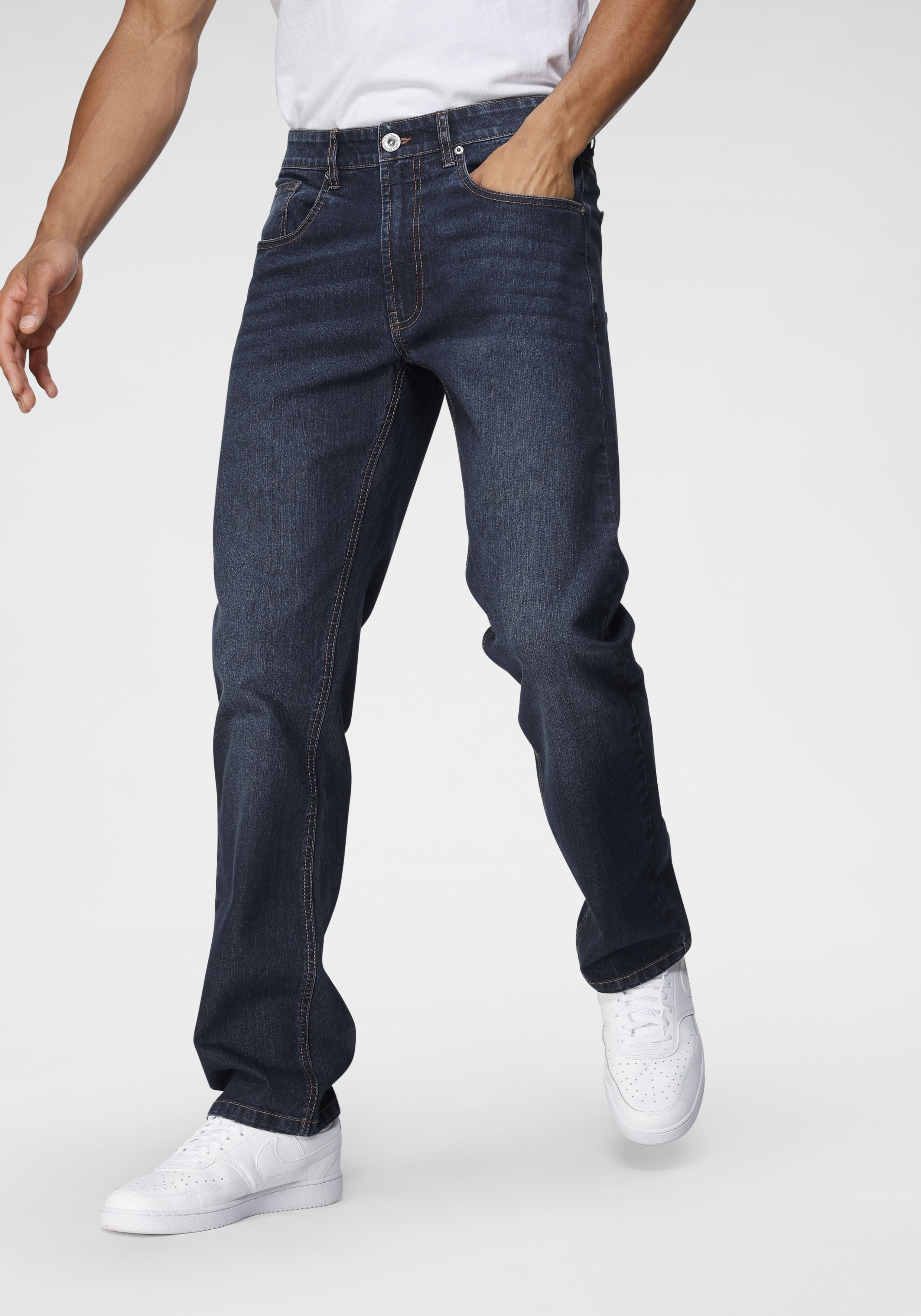 Straight-Jeans, mit leichter Waschung