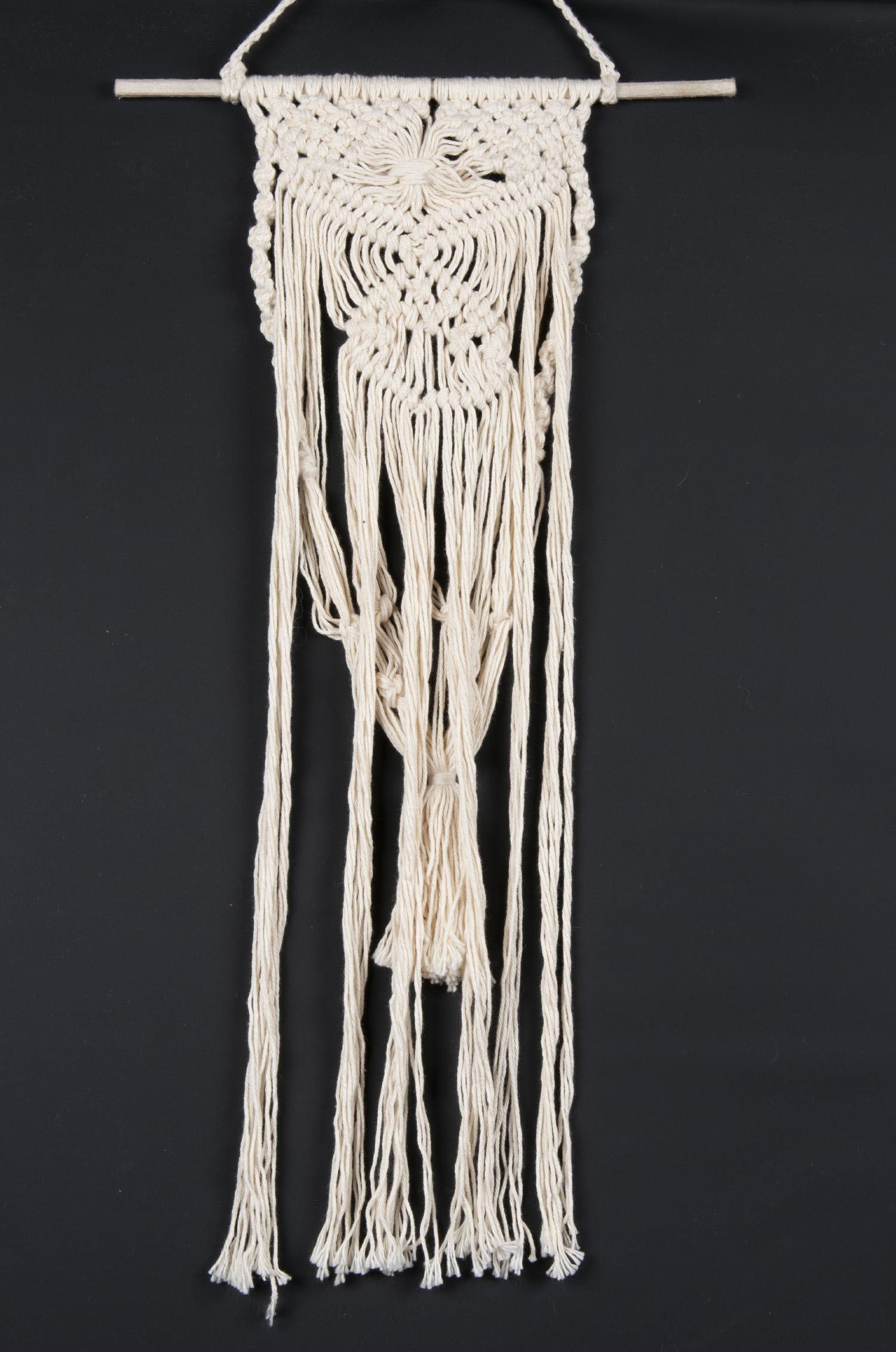 Image of THEKO Wanddekoobjekt »Wallart Triangel«, (1 St.), Makramee-Wanddeko, Wandbehang, reine Naturfaser, handgefertigt, im Boho Style, ideal im Wohnzimmer & Schlafzimmer bei Ackermann Versand Schweiz