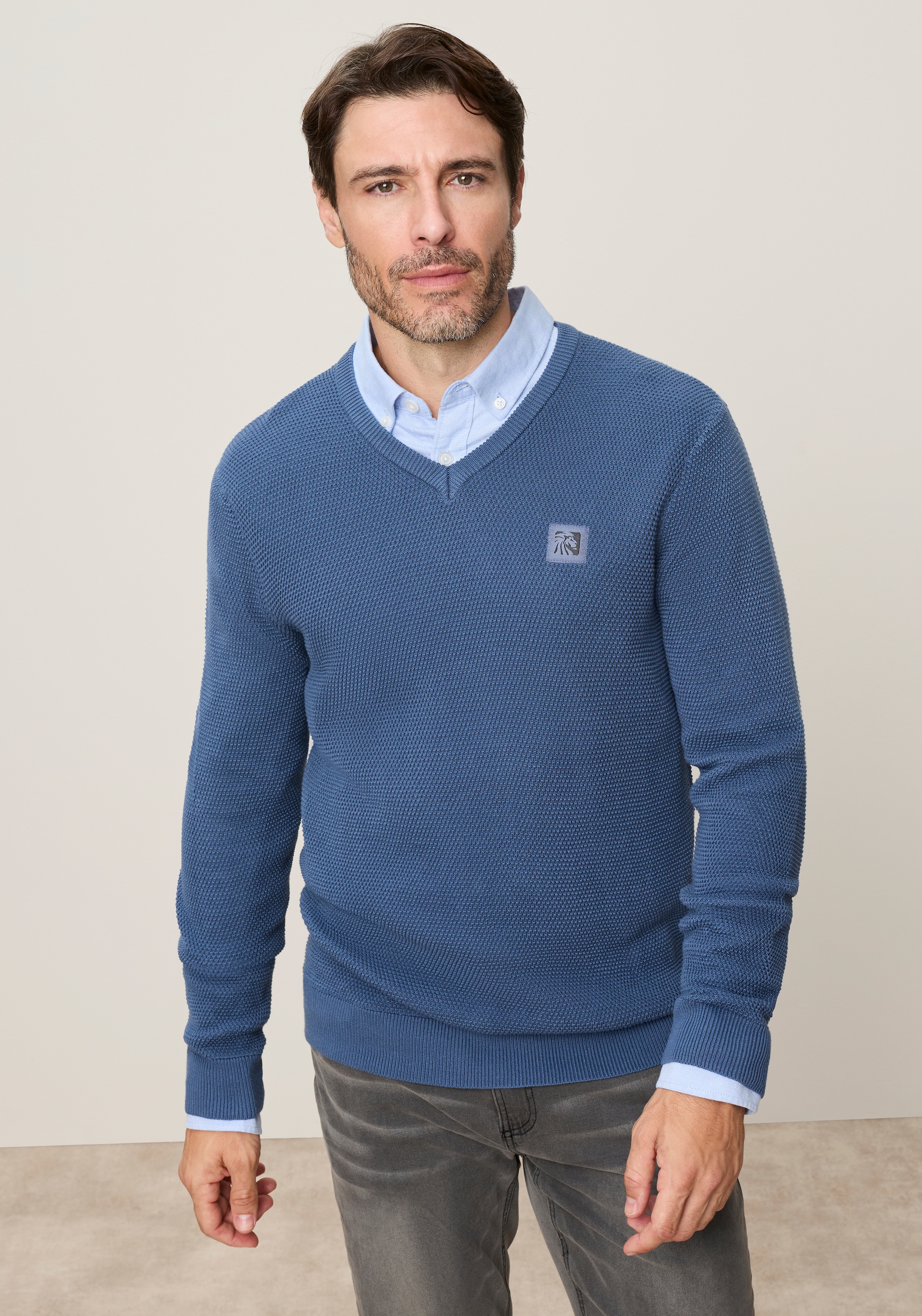 Man's World V-Ausschnitt-Pullover »Neue Kollektion! Highlight Strickstruktur« Strickmaterial, Rippbündchen am Ausschnitt, Regular Fit Passform