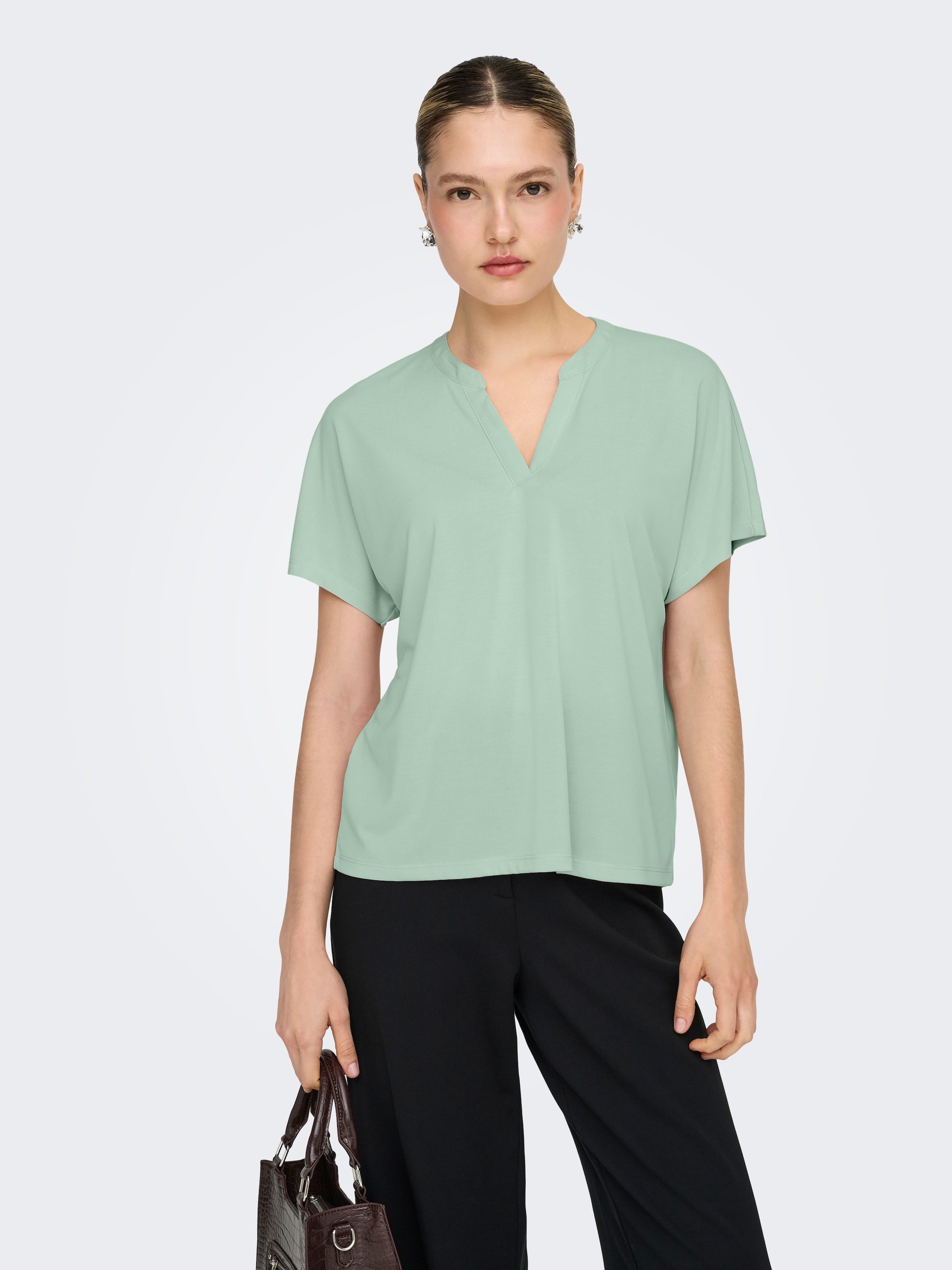 Image of ONLY Kurzarmshirt "ONLFREE LIFE S/S SPLIT TOP JRS" Materialmix, regular fit