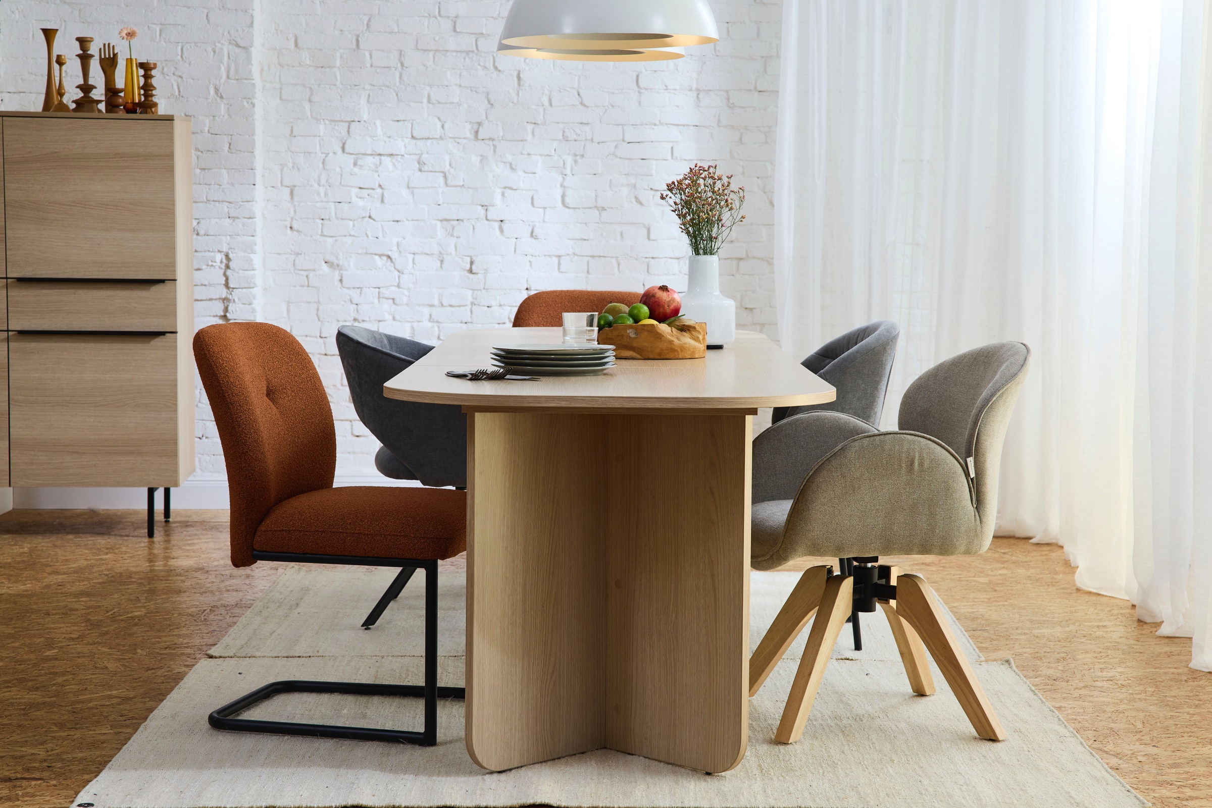 TOM TAILOR HOME Esstisch »ROUNDED TABLE« Tischplatte und -beine mit gerundeten Ecken.