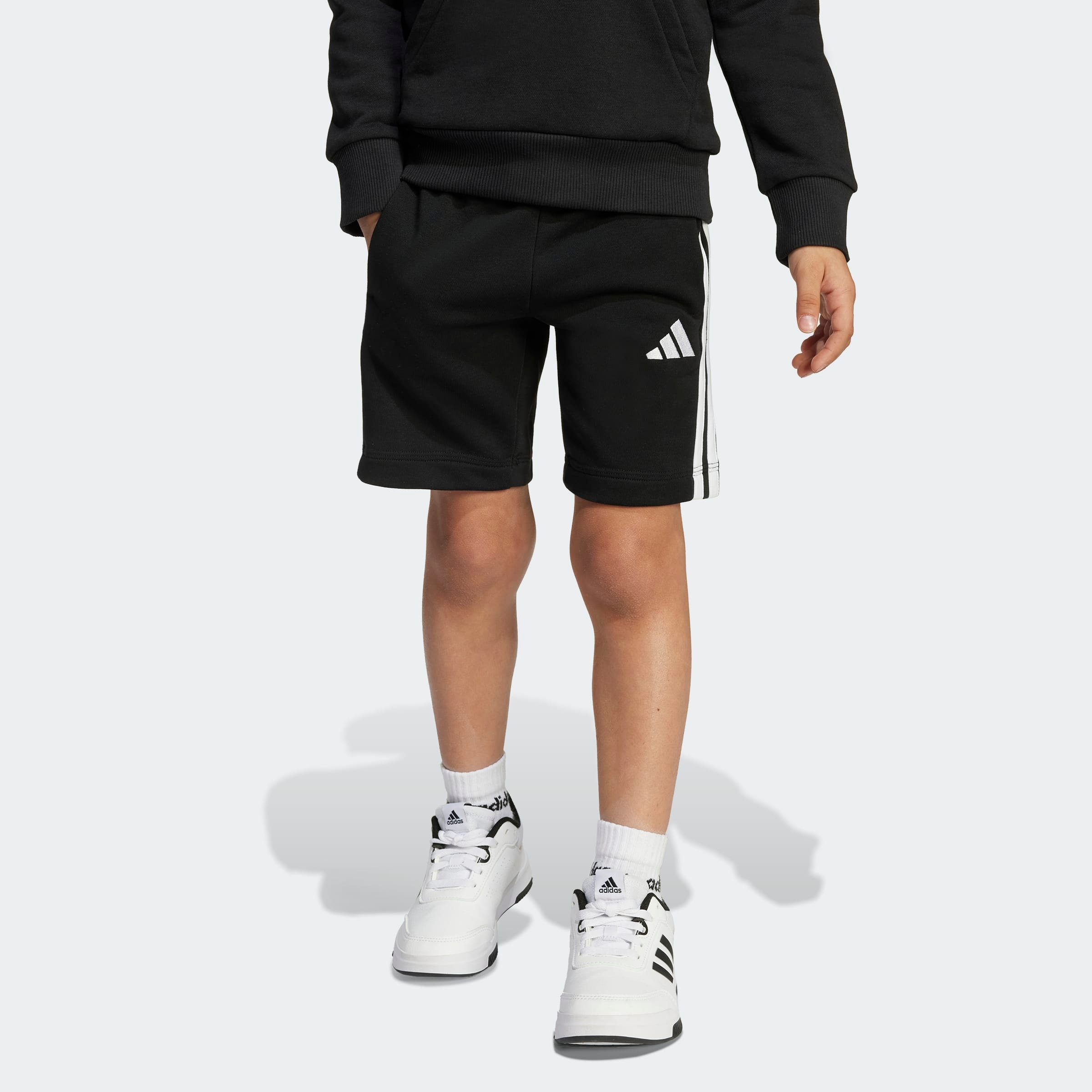 Image of adidas Sportswear Shorts "ESSENTIALS KIDS" für Kinder, mit sportlichen 3-Streifen, aus Baumwolle und Polyester