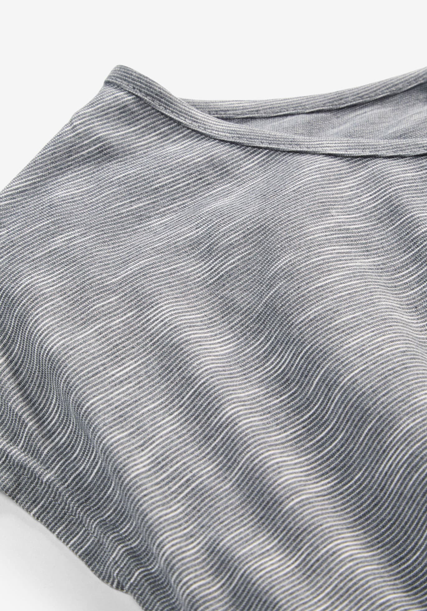 bonprix T-shirt long »Longshirt aus Viskose-Mischung« lässige Passform, längeres Rückenteil, abgerundeter Saum