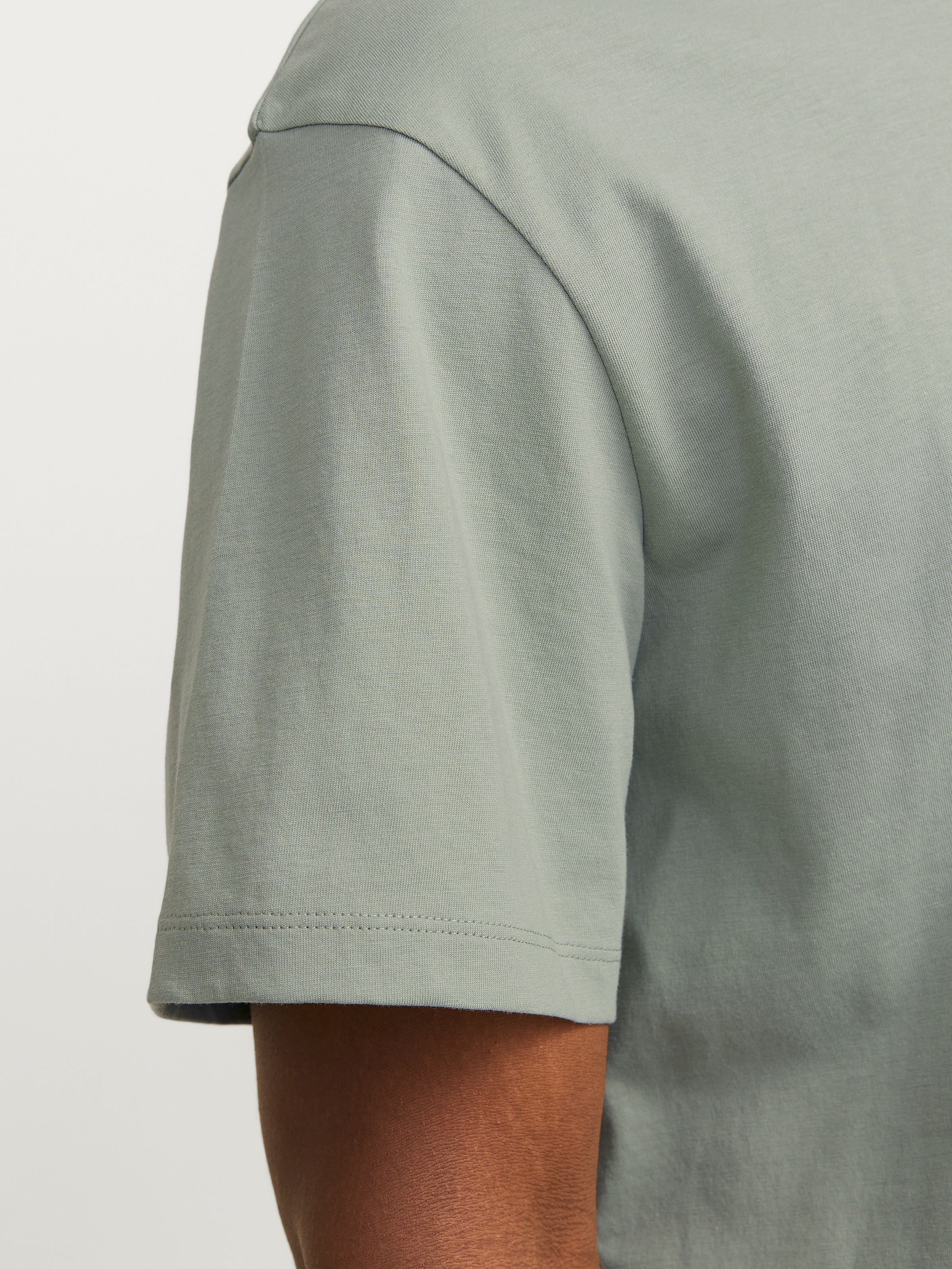 Jack & Jones Rundhalsshirt »JJECORP GRAPHIC TEE  SS O-NECK NOOS« mit Logo Print