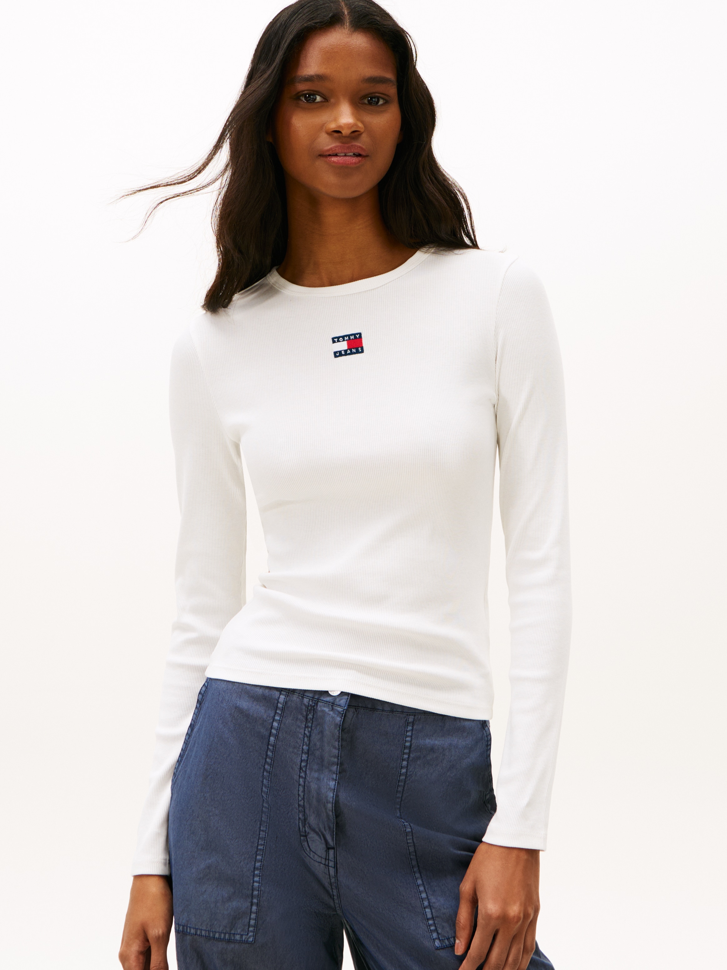 Image of Tommy Jeans Langarmshirt "TJW SLIM LS BADGE TEE EXT" Baumwollmischung, Stretch, slim fit