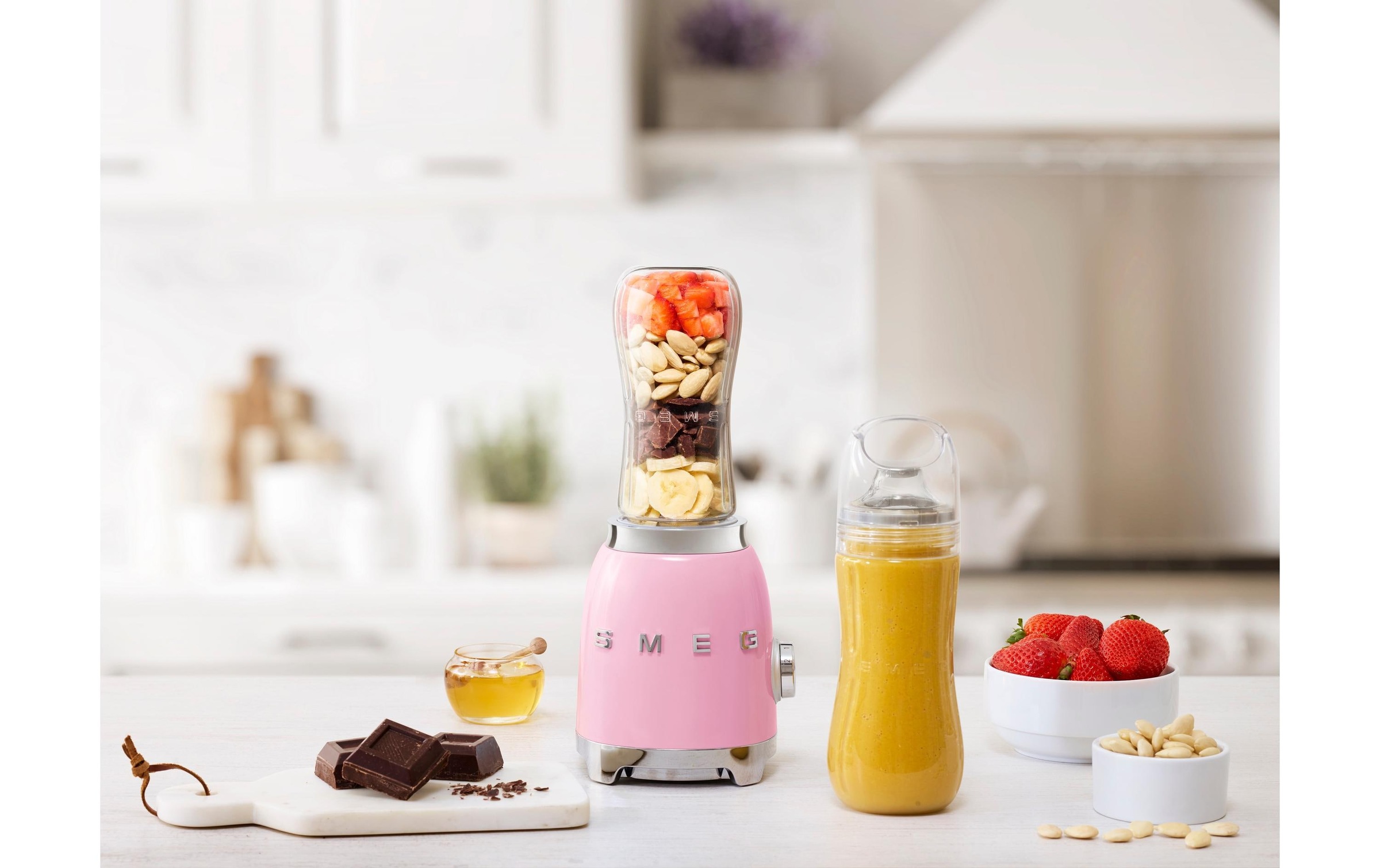 Smeg Standmixer »Blender 50's PBF01PKEU«, 300 W