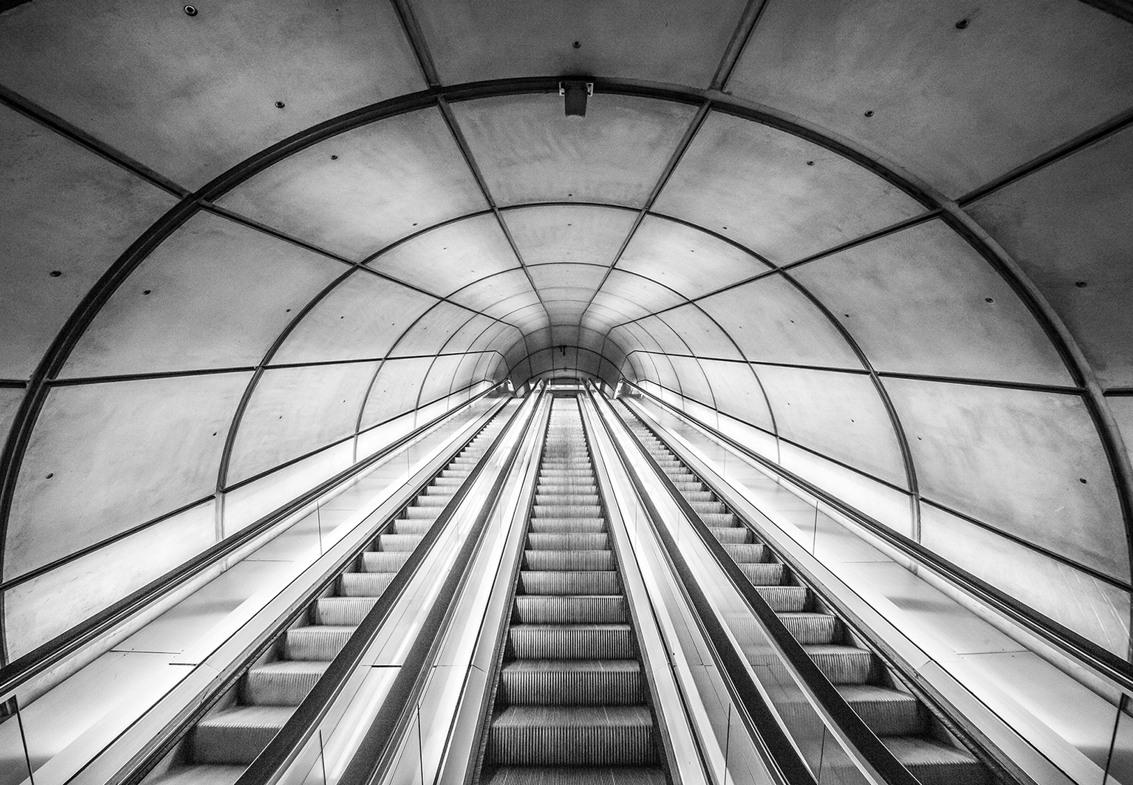 Image of Consalnet Vliestapete »TREPPE«, grafisch, in verschiedenen Grössen bei Ackermann Versand Schweiz