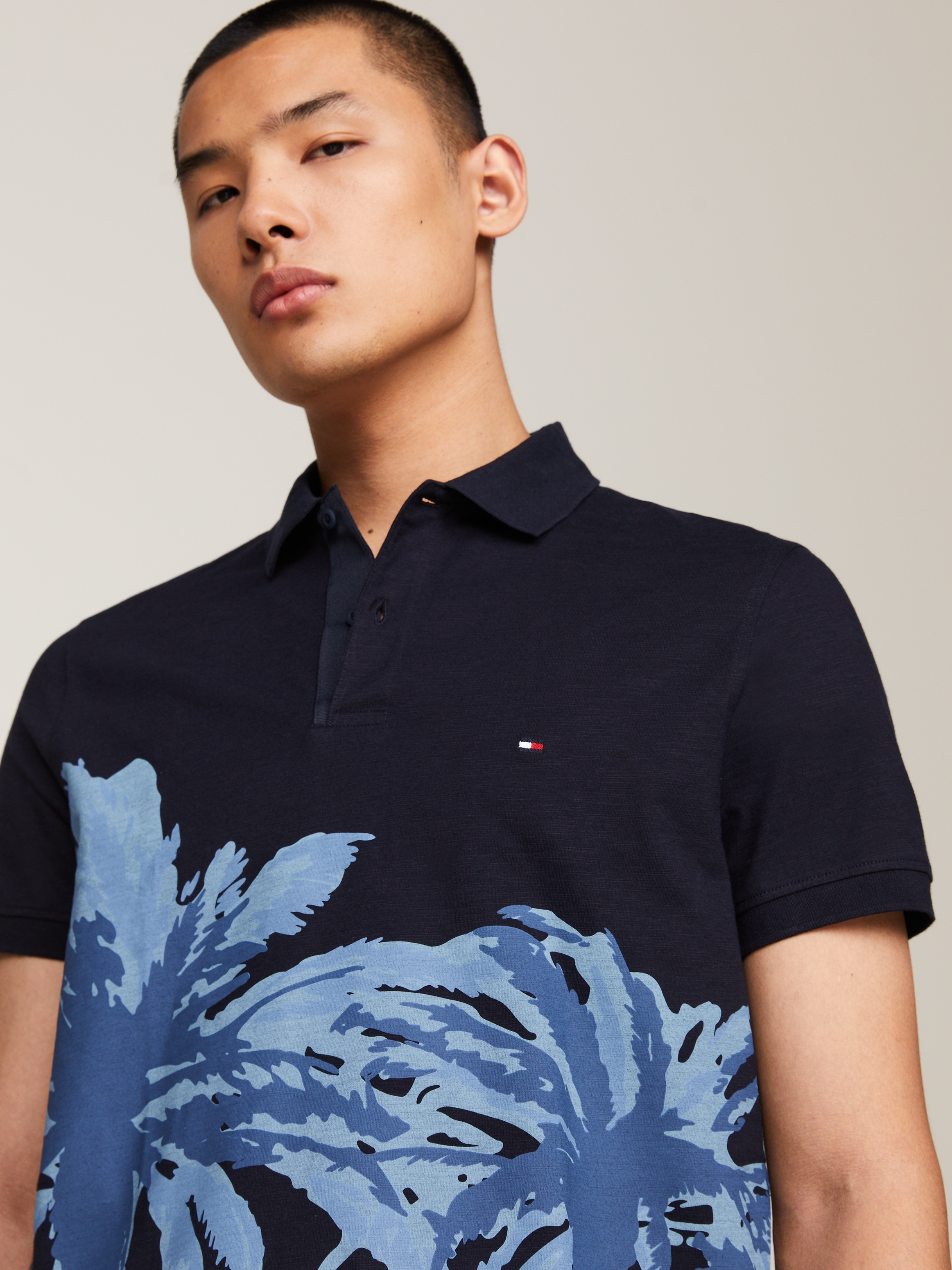 Tommy Hilfiger Poloshirt »PALM PLACEMENT PRINT REG POLO«, kontrastreicher Palmenprint