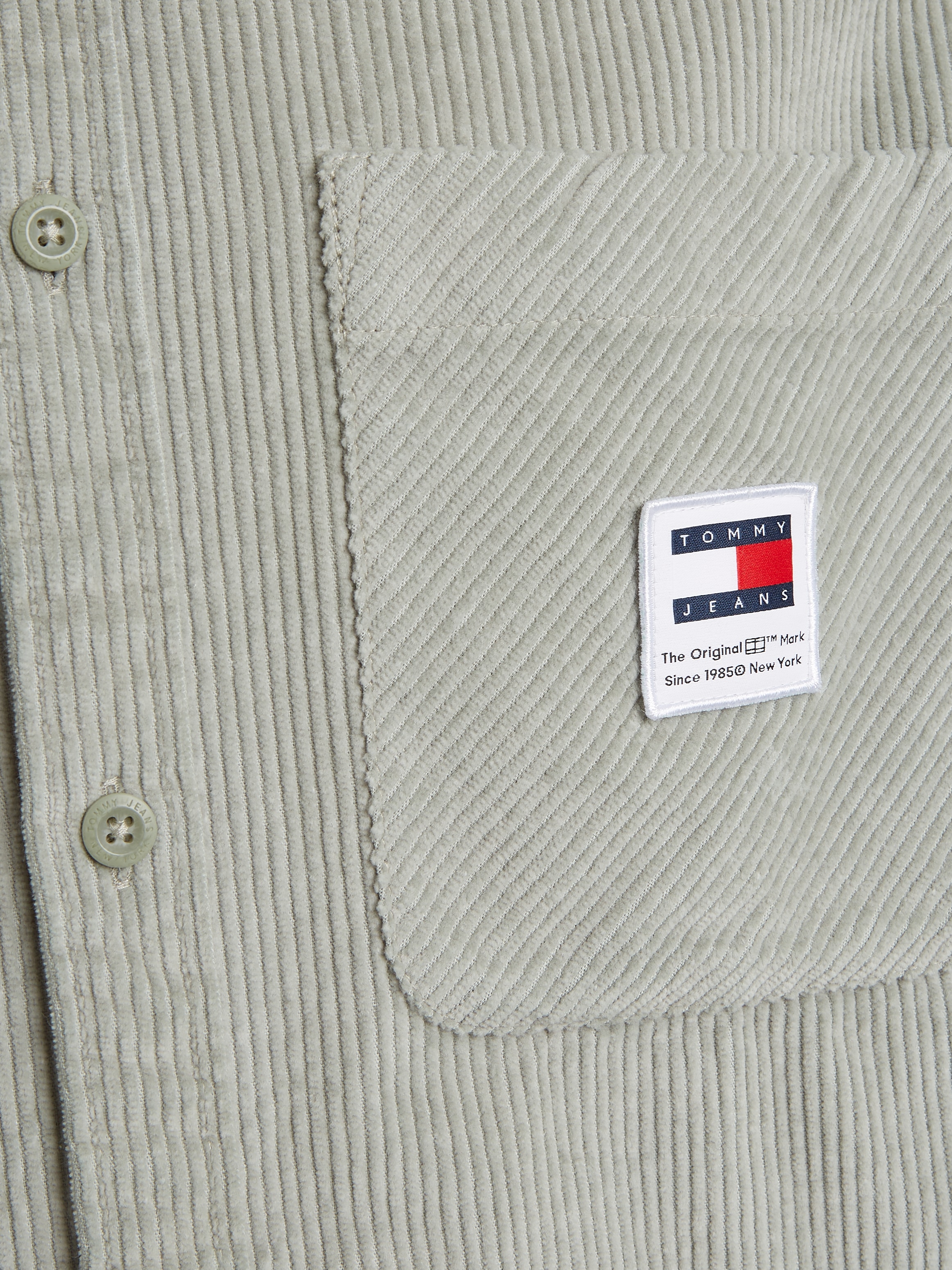 Tommy Jeans Langarmhemd »TJM RLX CHNKY CORDUROY SHIRT EXT«, mit Brusttasche