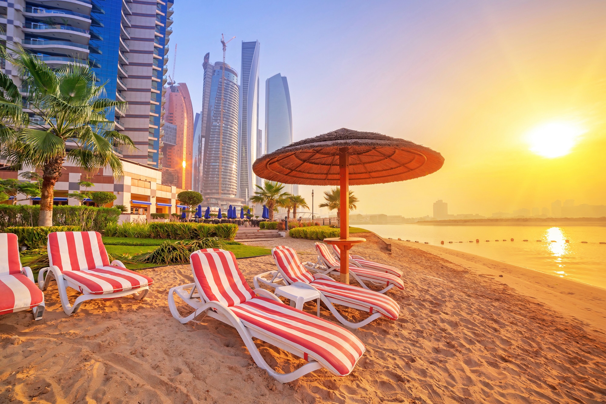 Image of Papermoon Fototapete "ABU DHABI-EMIRATES SKYLINE und STRAND"