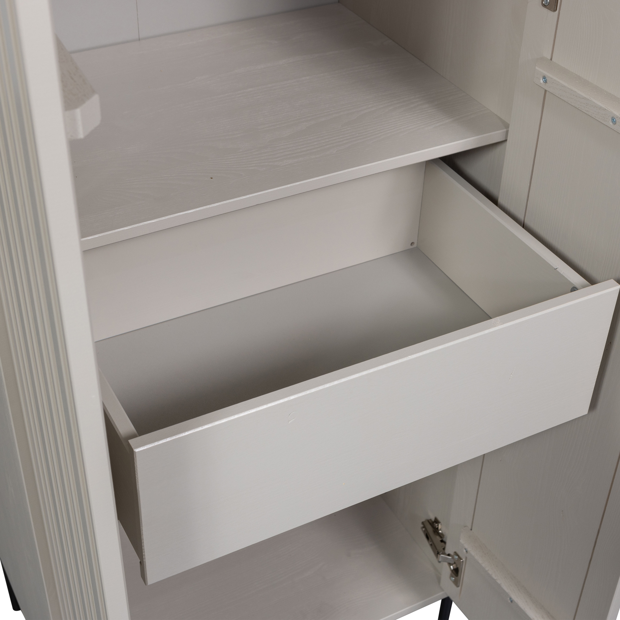 WOOOD Armoire vestiaire »New Gravure, Mehrzweckschrank mit 5 Fächern« Haut meuble New Gravure de WOOOD avec rangement, style et système push-to-open