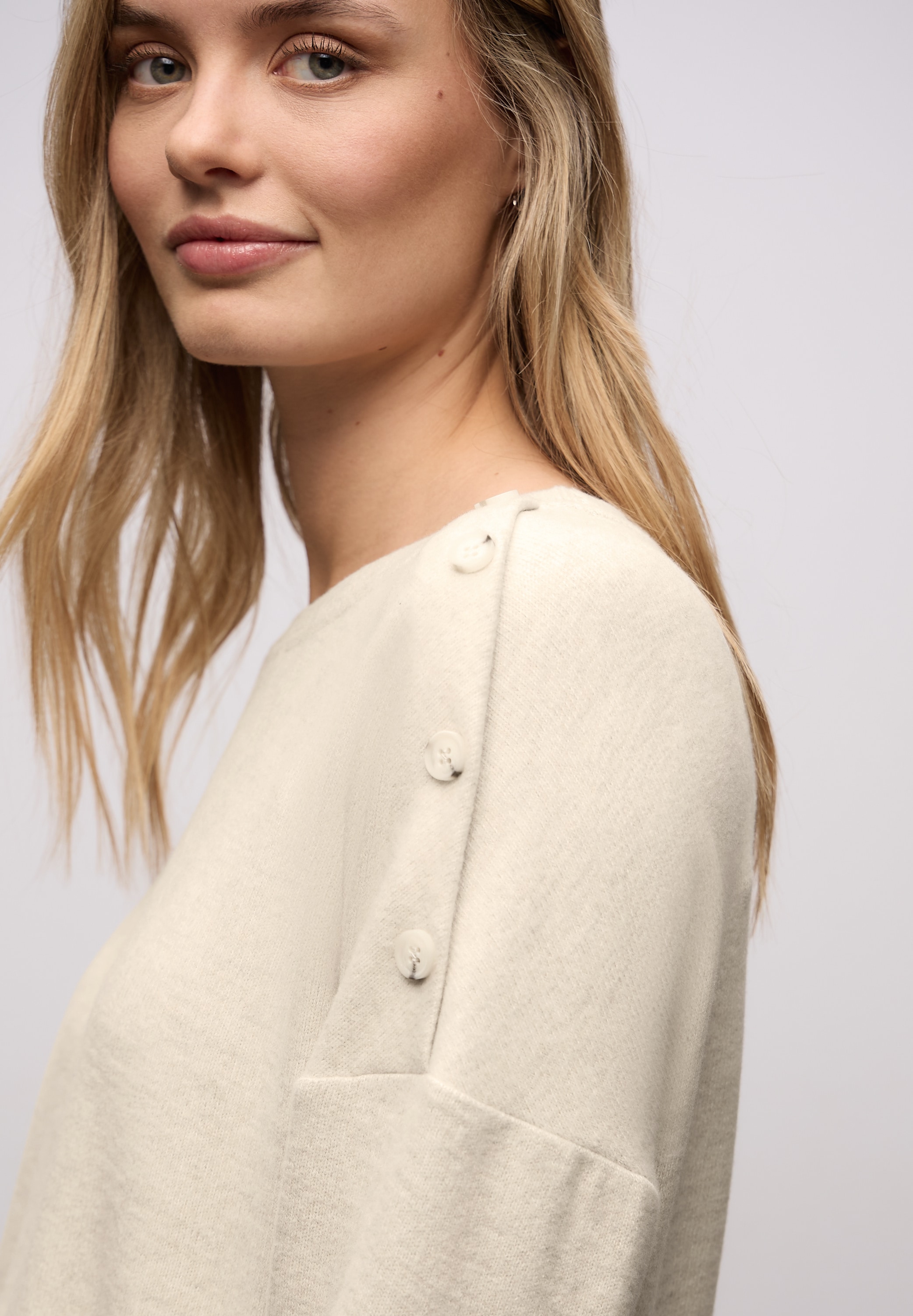 STREET ONE Pull en tricot Knopfdetail an den Schultern und im Melange-Look