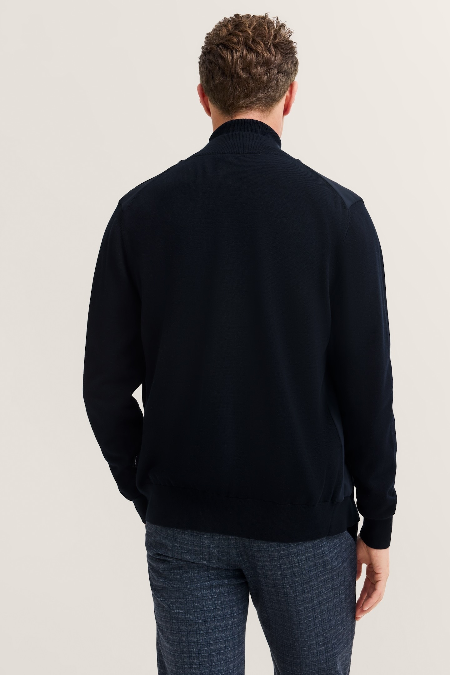 bugatti Veste en tricot »Regular Fit« mit Stehkragen und Reissverschlusstaschen