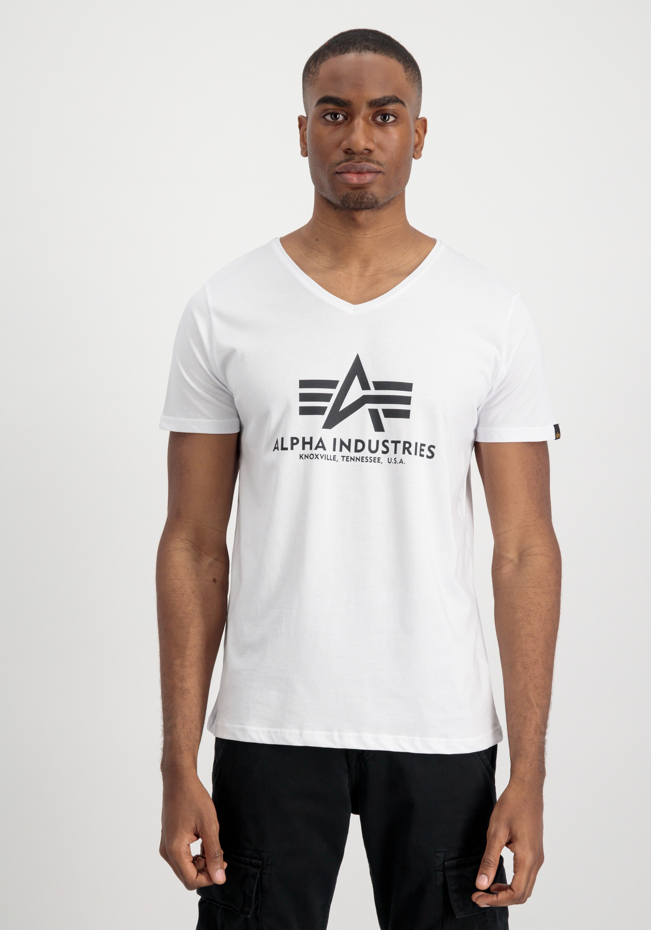 T-Shirt »ALPHA INDUSTRIES Men - T-Shirts Basic V-Neck T«