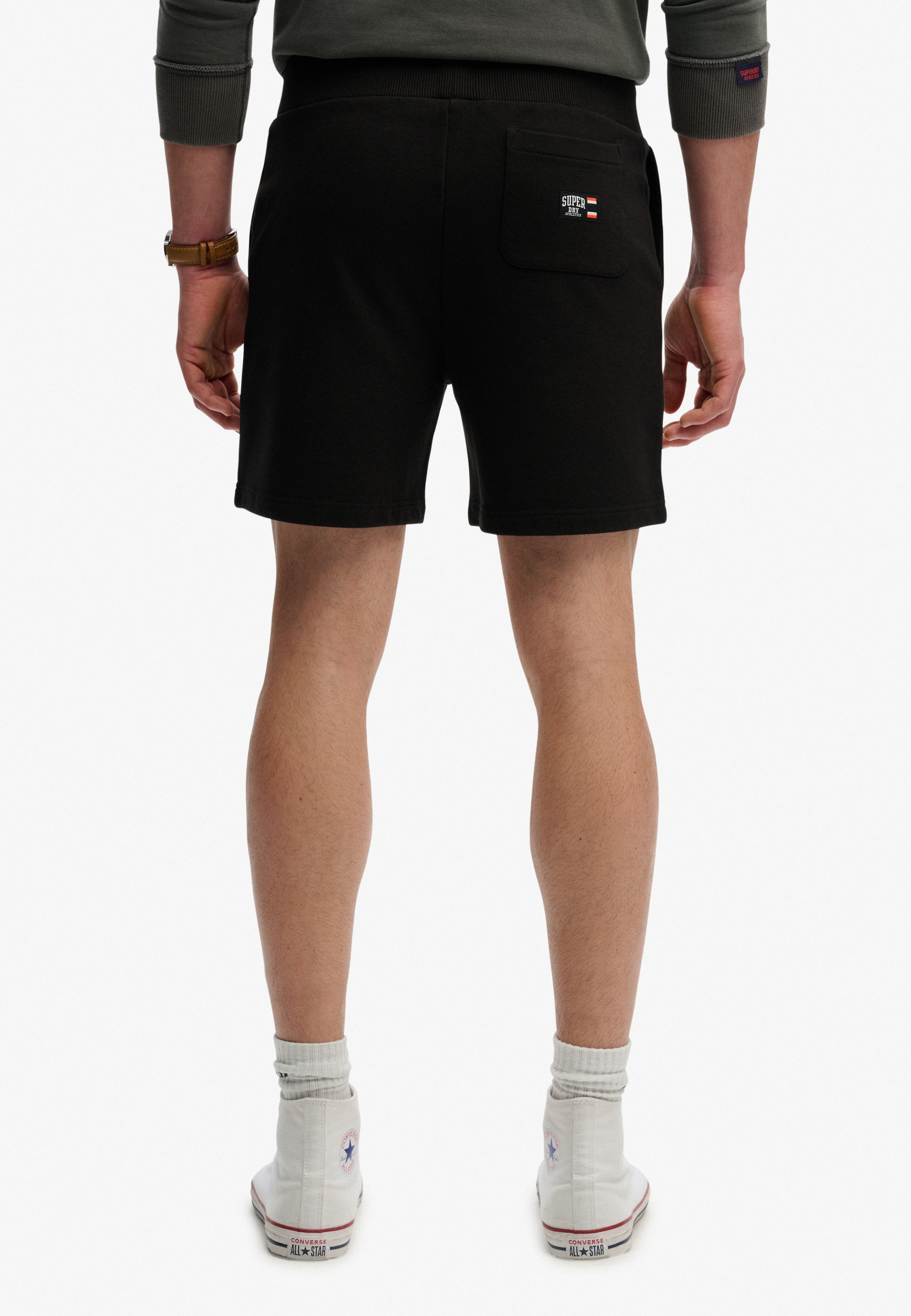 Superdry Sweatshorts »ESSENTIAL LOGO CLASSIC SHORT«  coupe décontractée, avec élastique, longueur genoux, uni