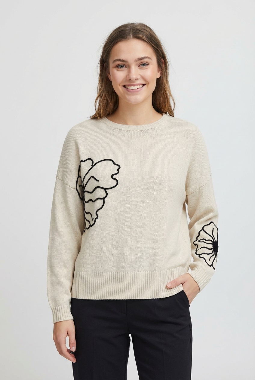 Image of ONLY CARMAKOMA Rundhalspullover "CARPETRA LS FLOWER EMB O-NECK CC KNT"