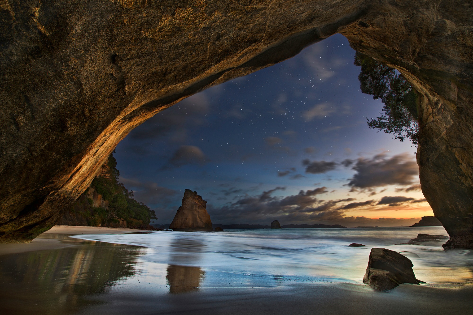 Image of Papermoon Fototapete »Photo-Art YAN ZHANG, CATHEDRAL COVE«, Vliestapete, hochwertiger Digitaldruck, inklusive Kleister bei Ackermann Versand Schweiz