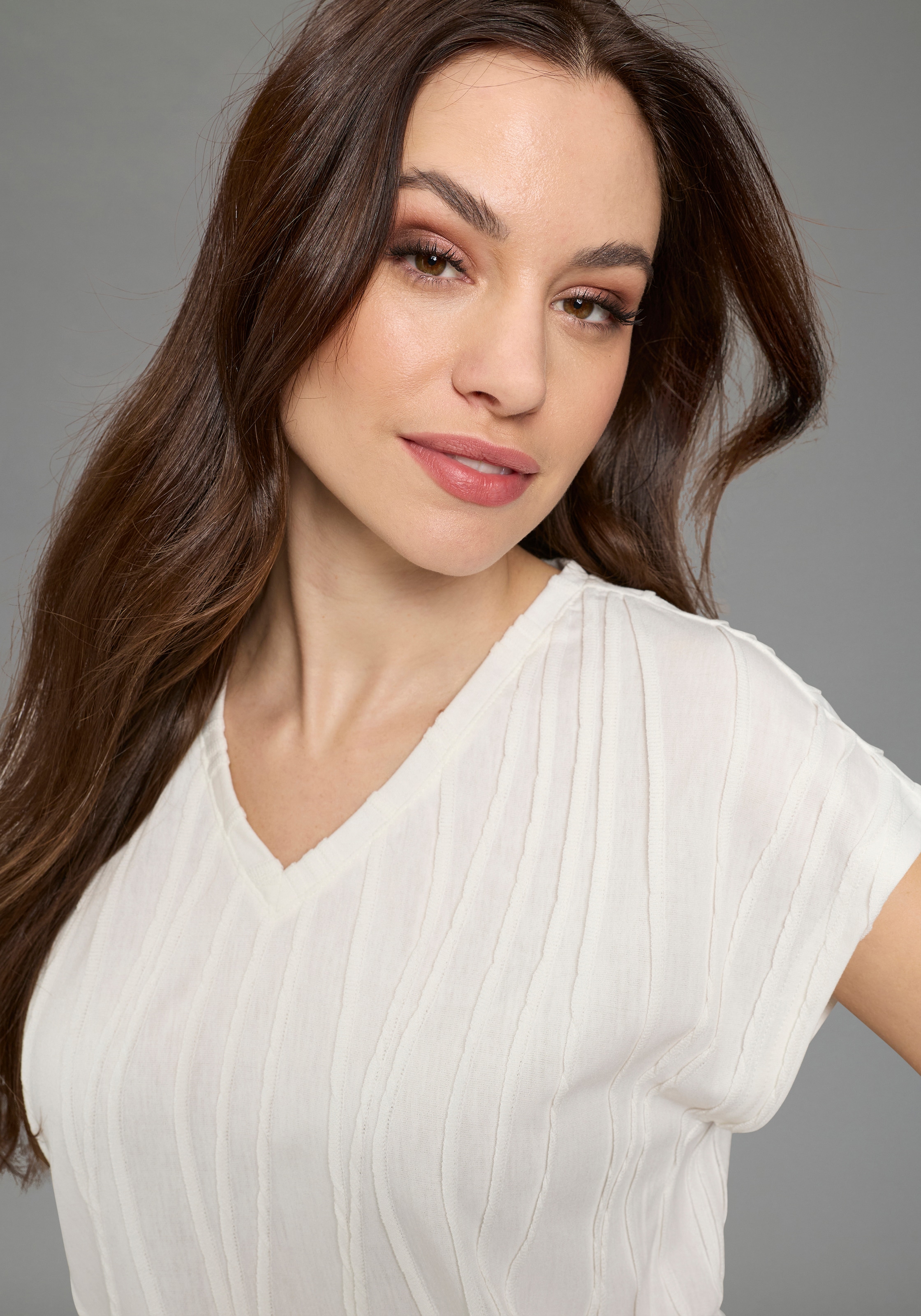 Bruno Banani T-shirt en V mit V-Ausschnitt und Strukturmuster