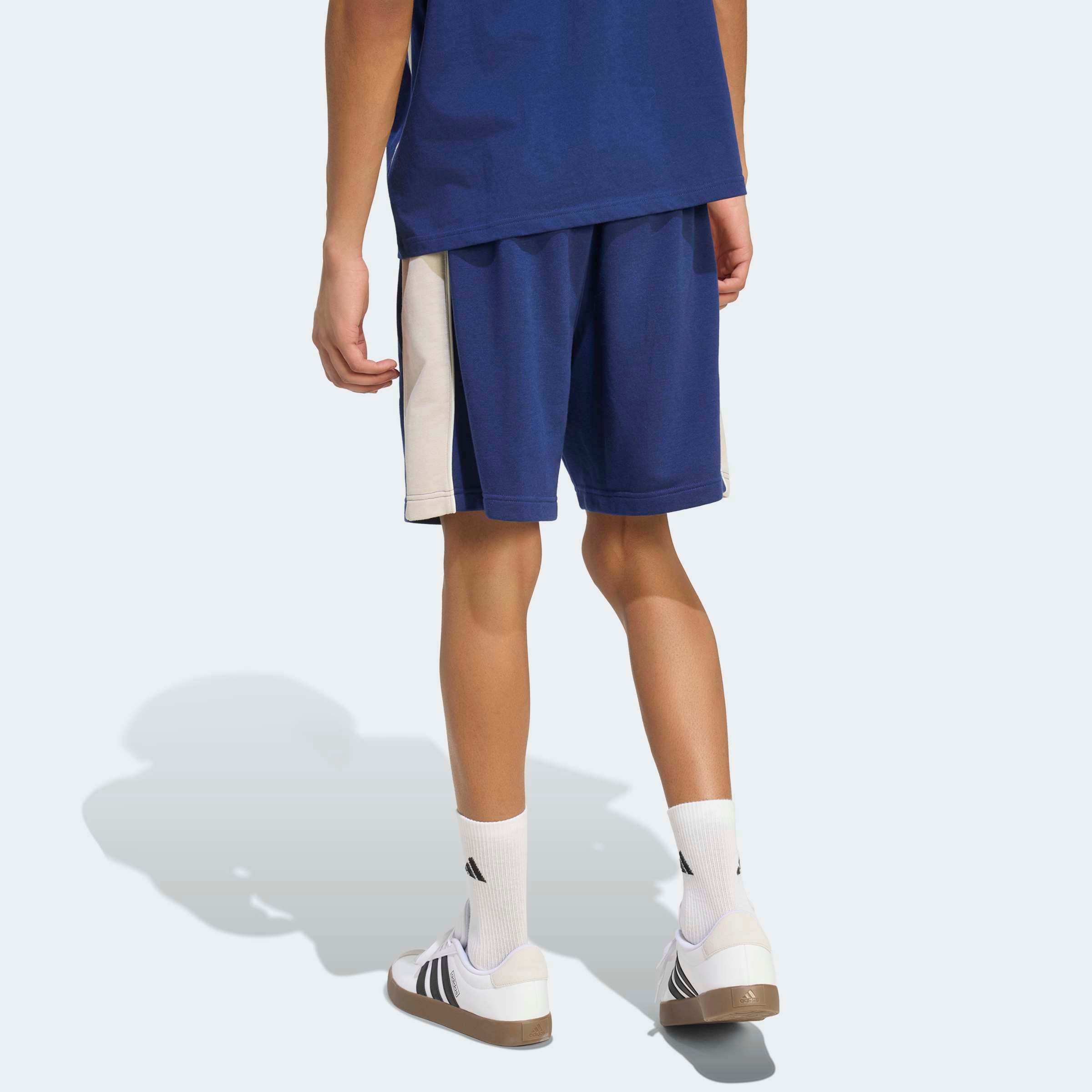 adidas Sportswear Shorts »SEASONAL ESSENTIALS FLEECE-, COLOURBLOCKING«  ohne Verschluss, aus Baumwolle, Polyester und Viskose, normale Weite