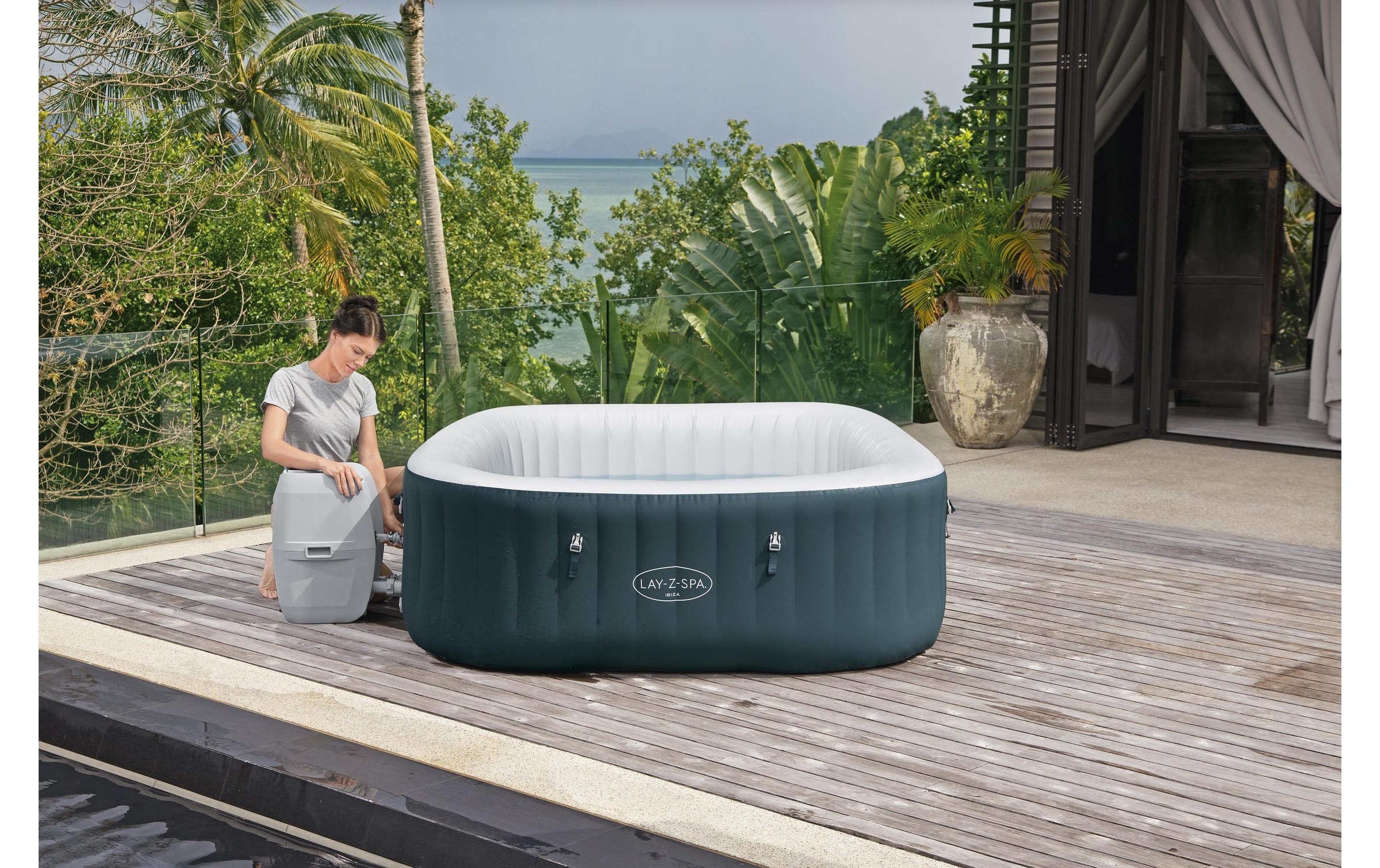 Bestway Jacuzzi »Ibiza AirJet« Aufblasbarer, energieeffizienter Whirlpool für vier bis sechs Personen