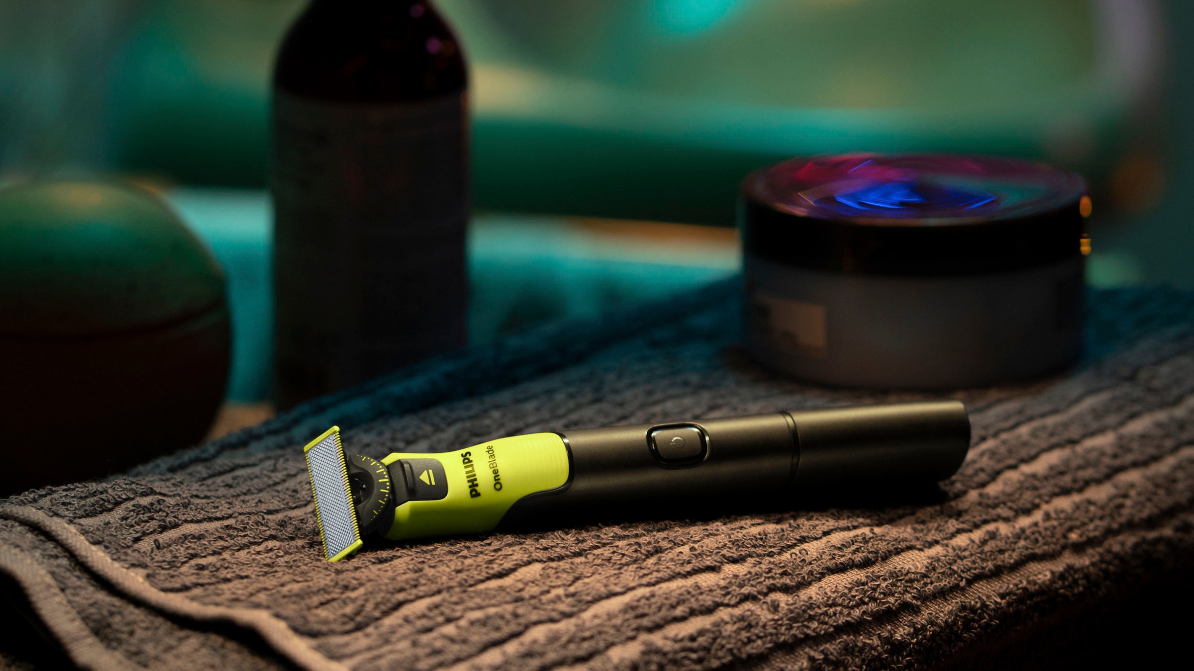 Philips Rasoirs électriques »OneBlade Face & Body QP4631/65« 4 cuis Aufsätze 360-Grad-Klinge, inkl. verstellbarem 5-in-1 Kammaufsatz