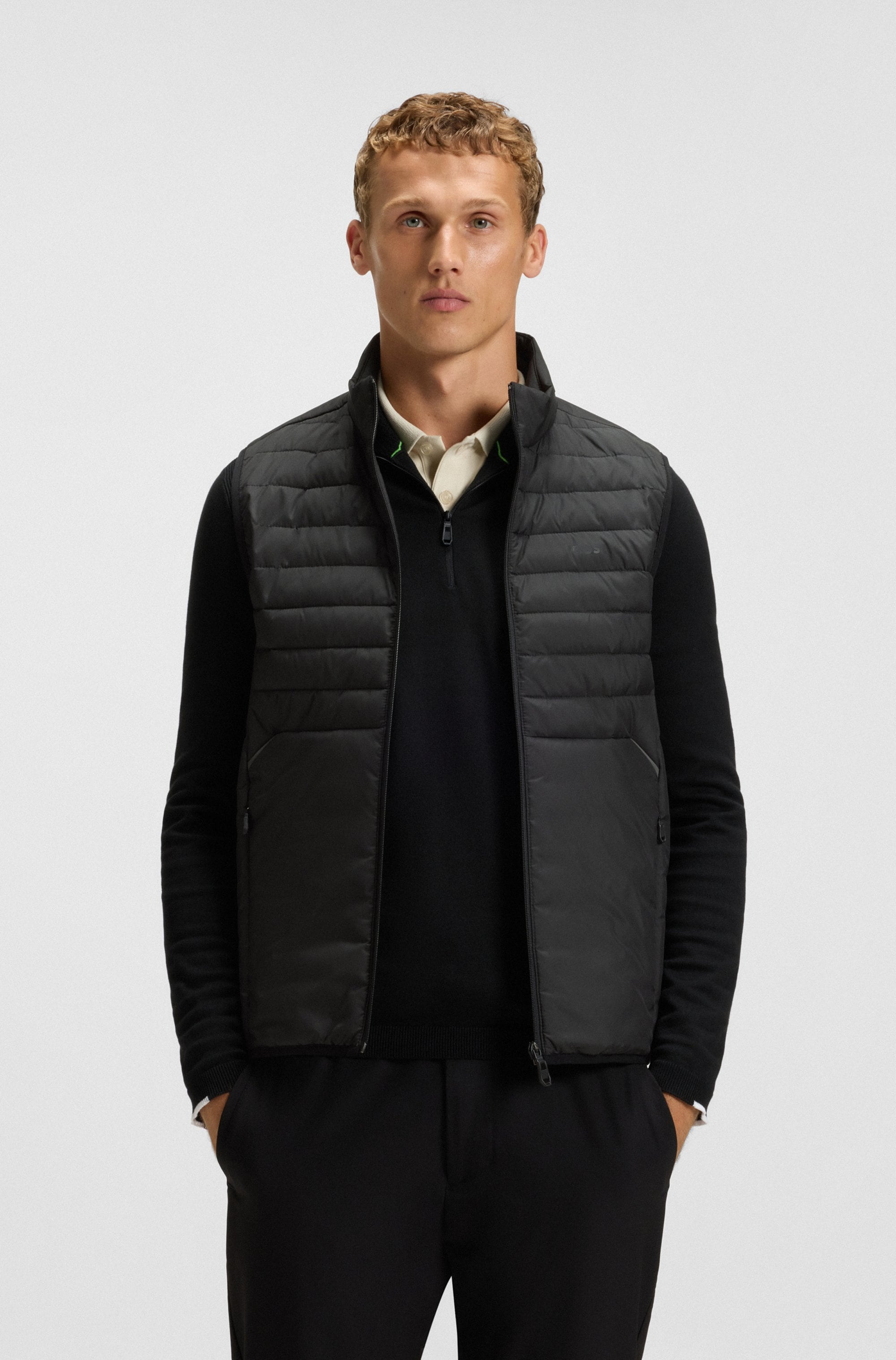 Image of BOSS GREEN Steppweste "V Urbanex Vest" mit soften Stretch-Einsätzen und reflektierenden Details