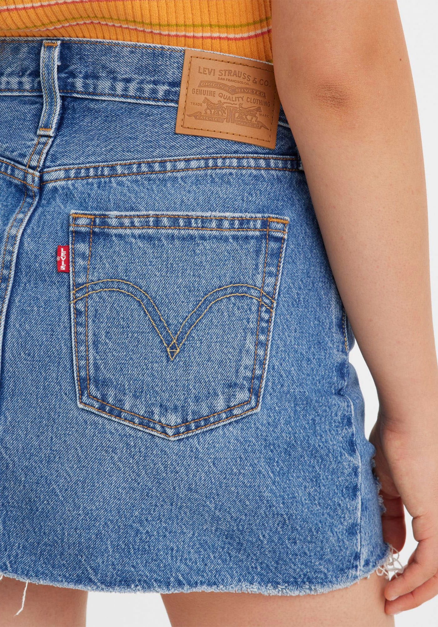 Levi's® Jeansrock »ICON SKIRT«, mit Used-Effekten und ausgefransten Kanten