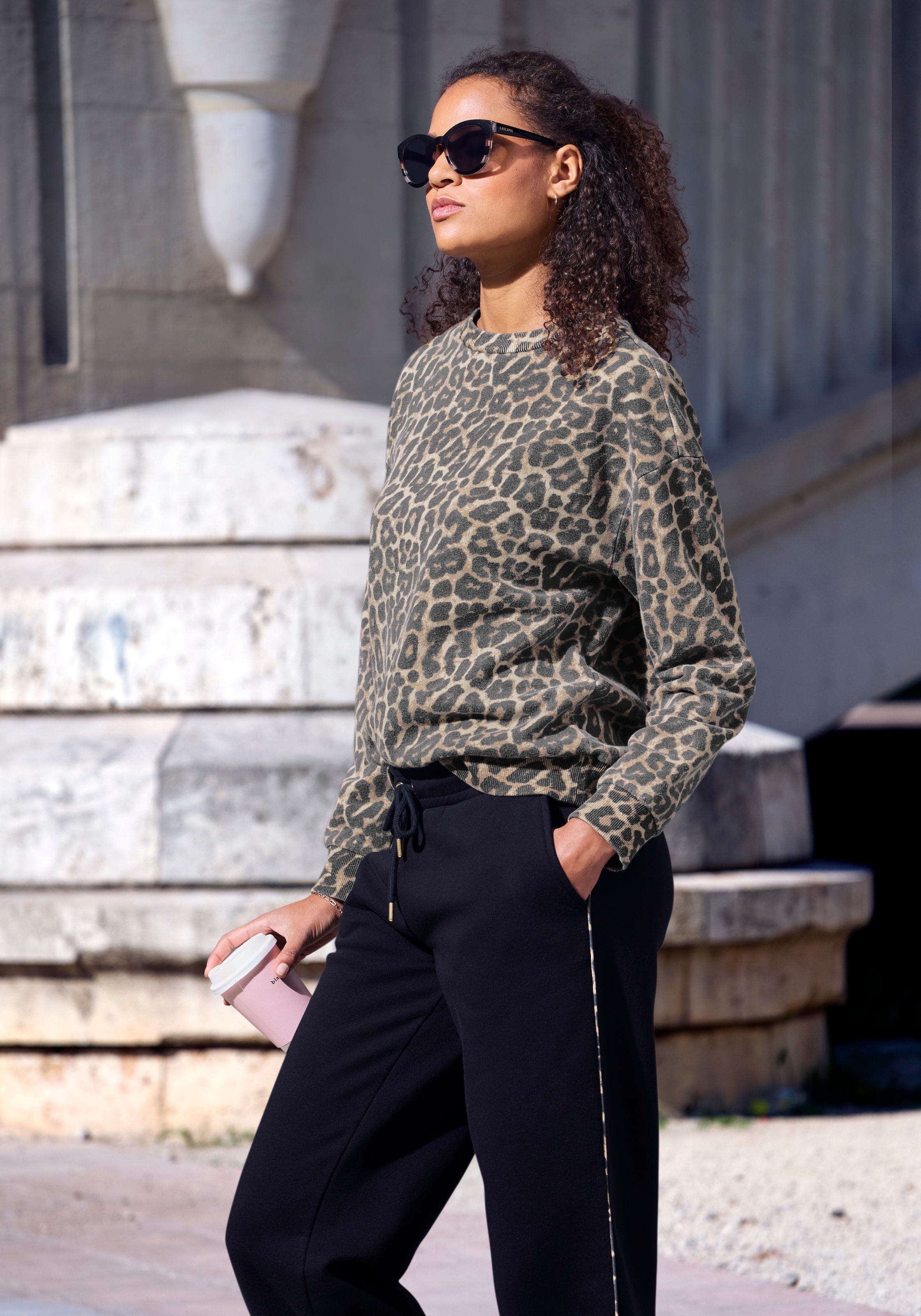 Image of Buffalo Sweatshirt, in Allover-Leoprint, Home- und Loungewear