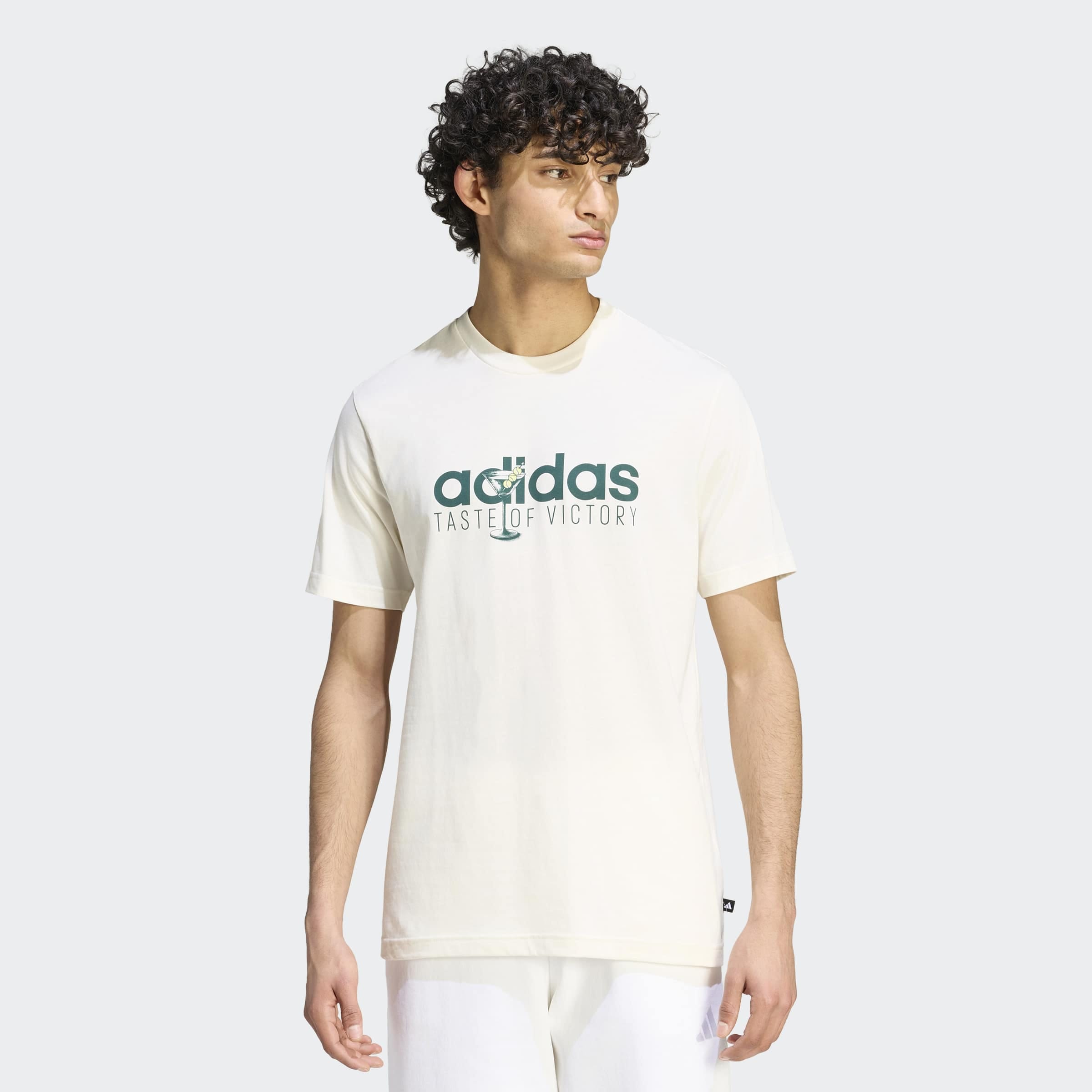 Image of adidas Sportswear T-Shirt "TASTE OF VICTORY DRINK GRAPHIC" mit gummiertem Siebdruck, aus Baumwolle, reguläre Passform