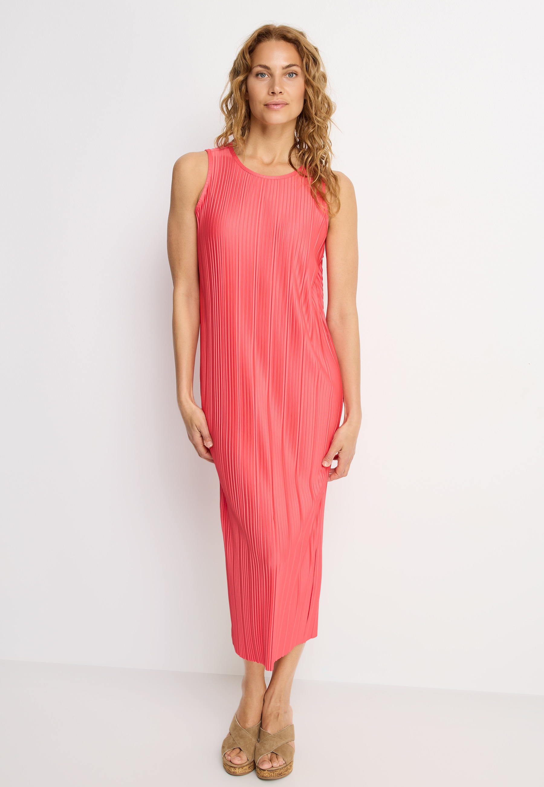 Image of LASCANA Plisseekleid "in Midilänge mit gerader Passform" Partykleid in Midilänge, elegantes Midikleid mit Plisseefalten