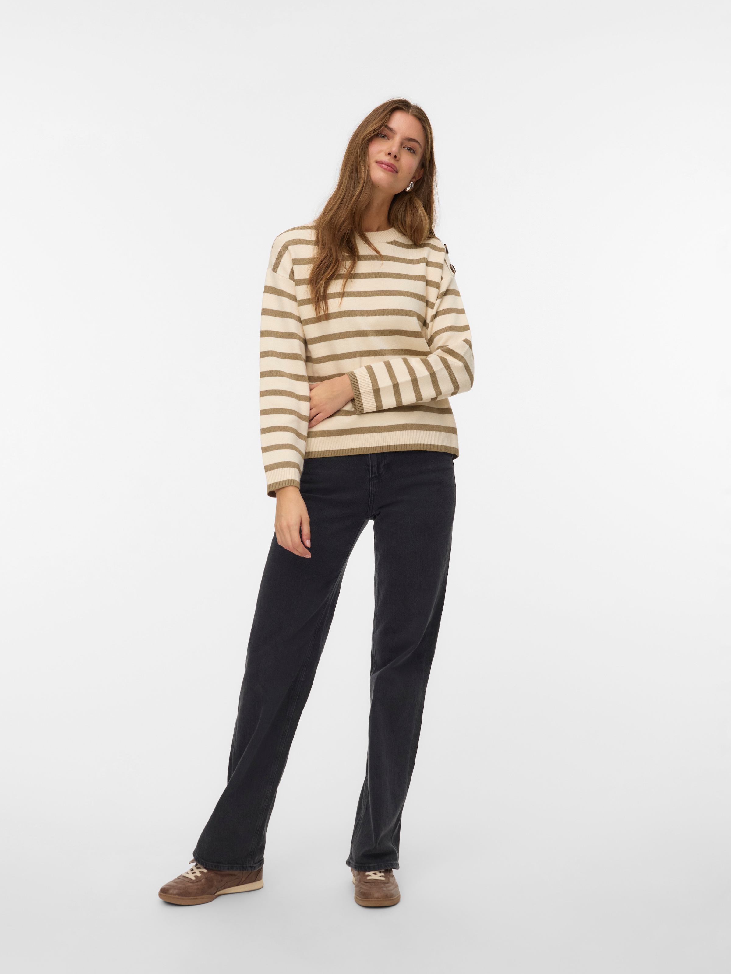 Vero Moda Rundhalspullover »VMSABA LS O-NECK BUTTON PULLOVER GA NOOS« mit Zierknöpfen auf der linken Schulter