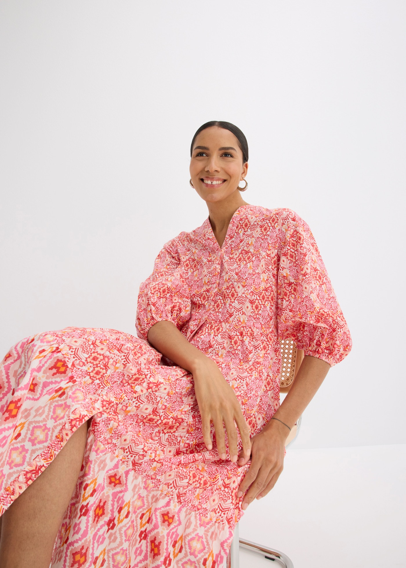 bonprix Robe midi en coton, coupe cintrée, manches 3/4, sans col