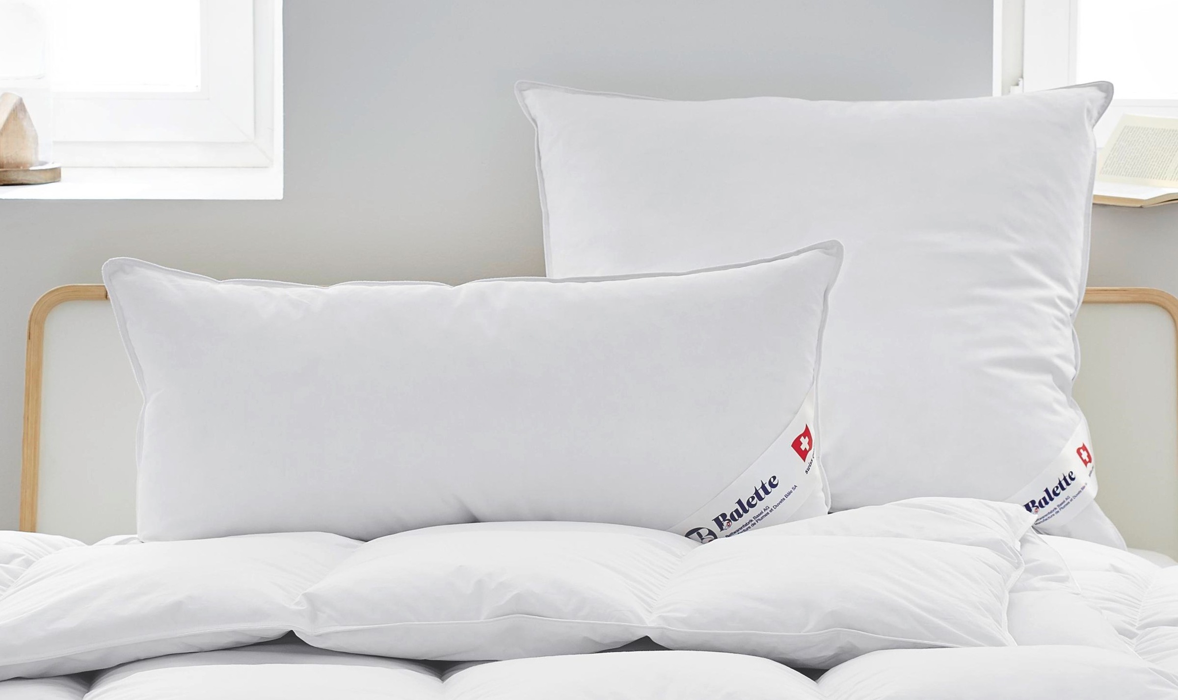 Image of Balette Kopfkissen »Kopfkissen/Pfulmen Dreams«, Füllung: neue reine Entenfederchen silberweiss, Bezug: 100% Baumwolle, (1 St.) bei Ackermann Versand Schweiz