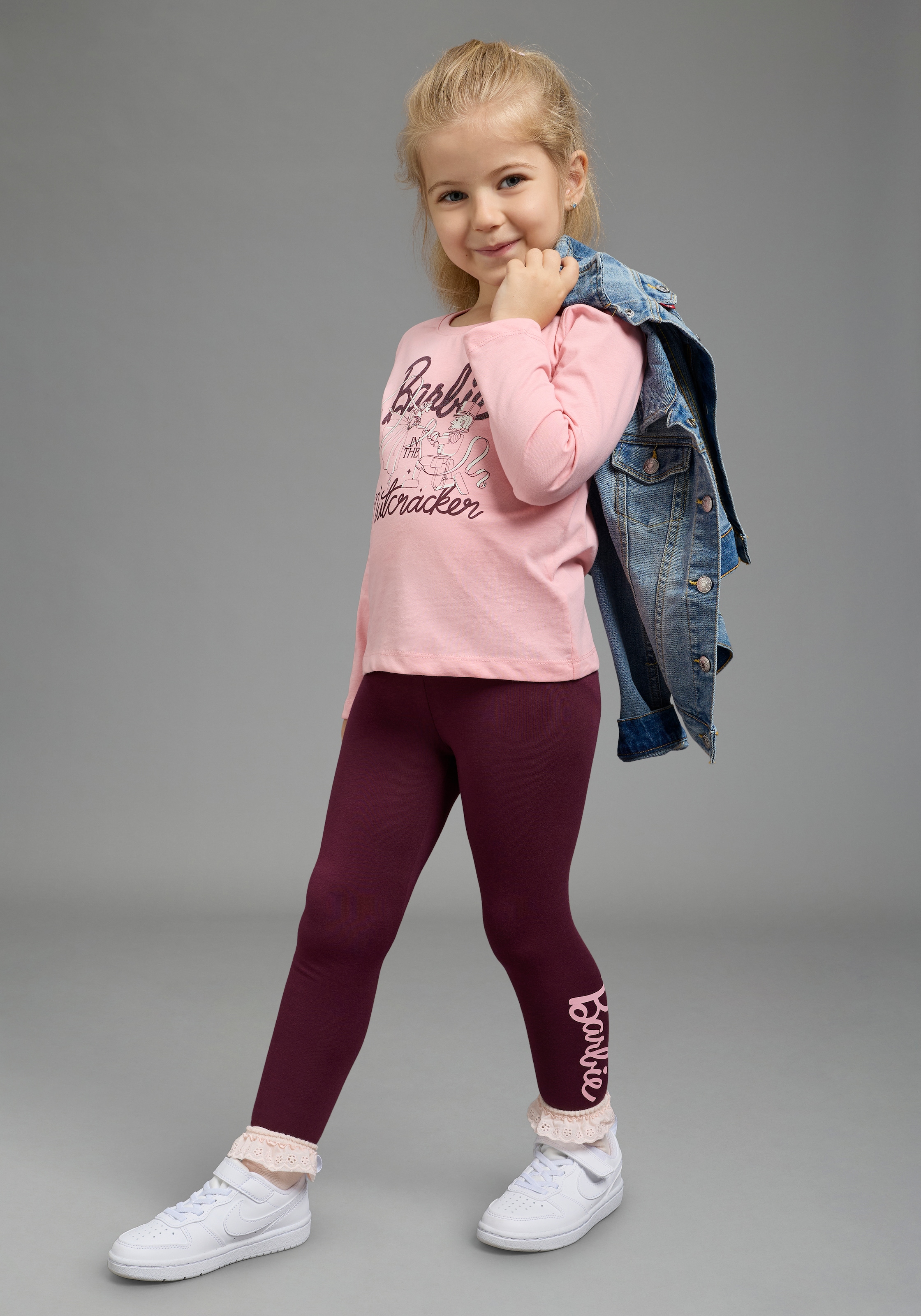 KIDSWORLD Langarmshirt »BARBIE Glitzerdruck Shirt, Mattel« BARBIE Nussknacker Shirt, hüftlange Basic-Passform, Langarm-Design