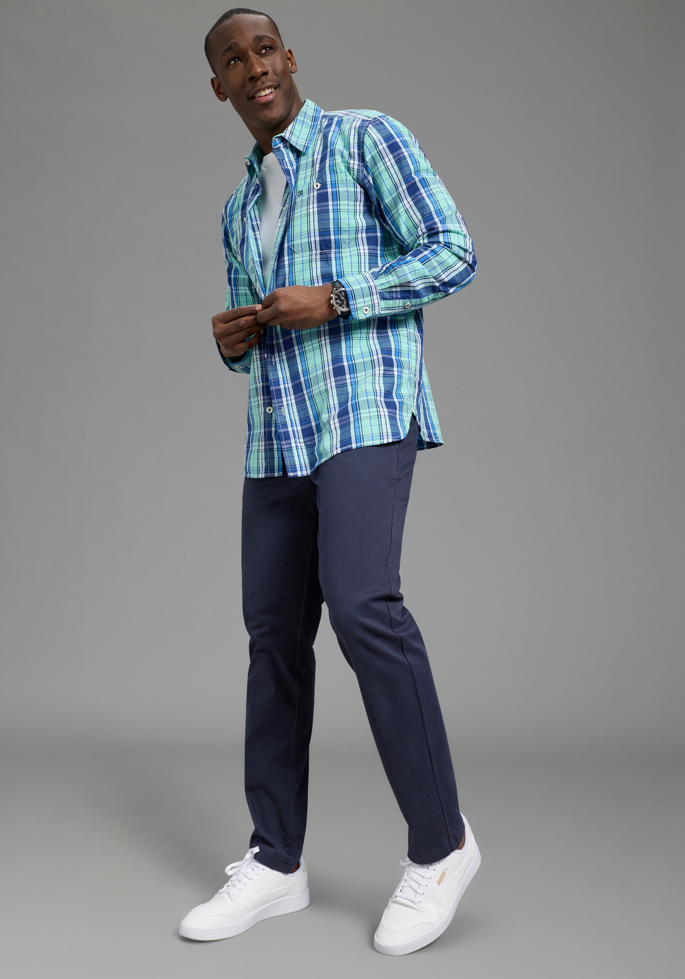 DELMAO Chemise à carreaux Langarm mit Ärmelschlitz, aus Baumwolle, taillierte Passform