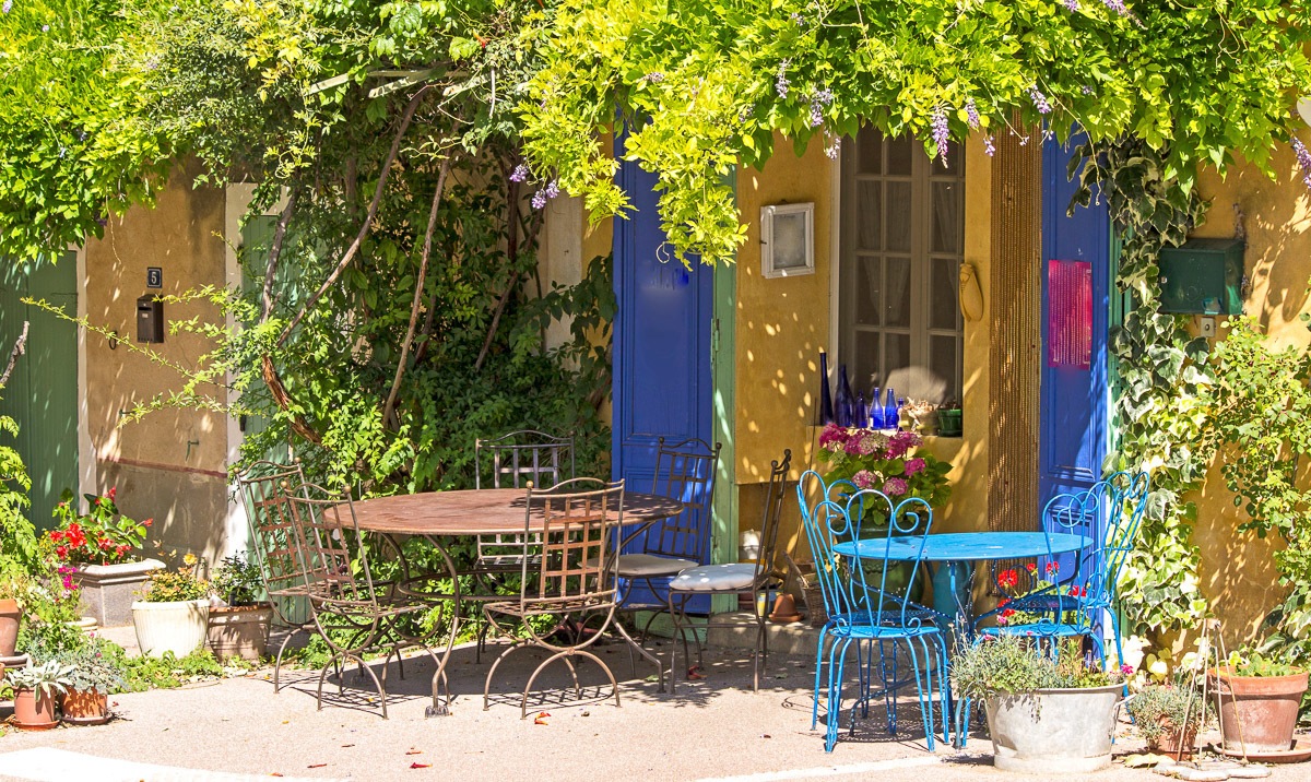 Papermoon Fototapete "Provence Cafe Shop"