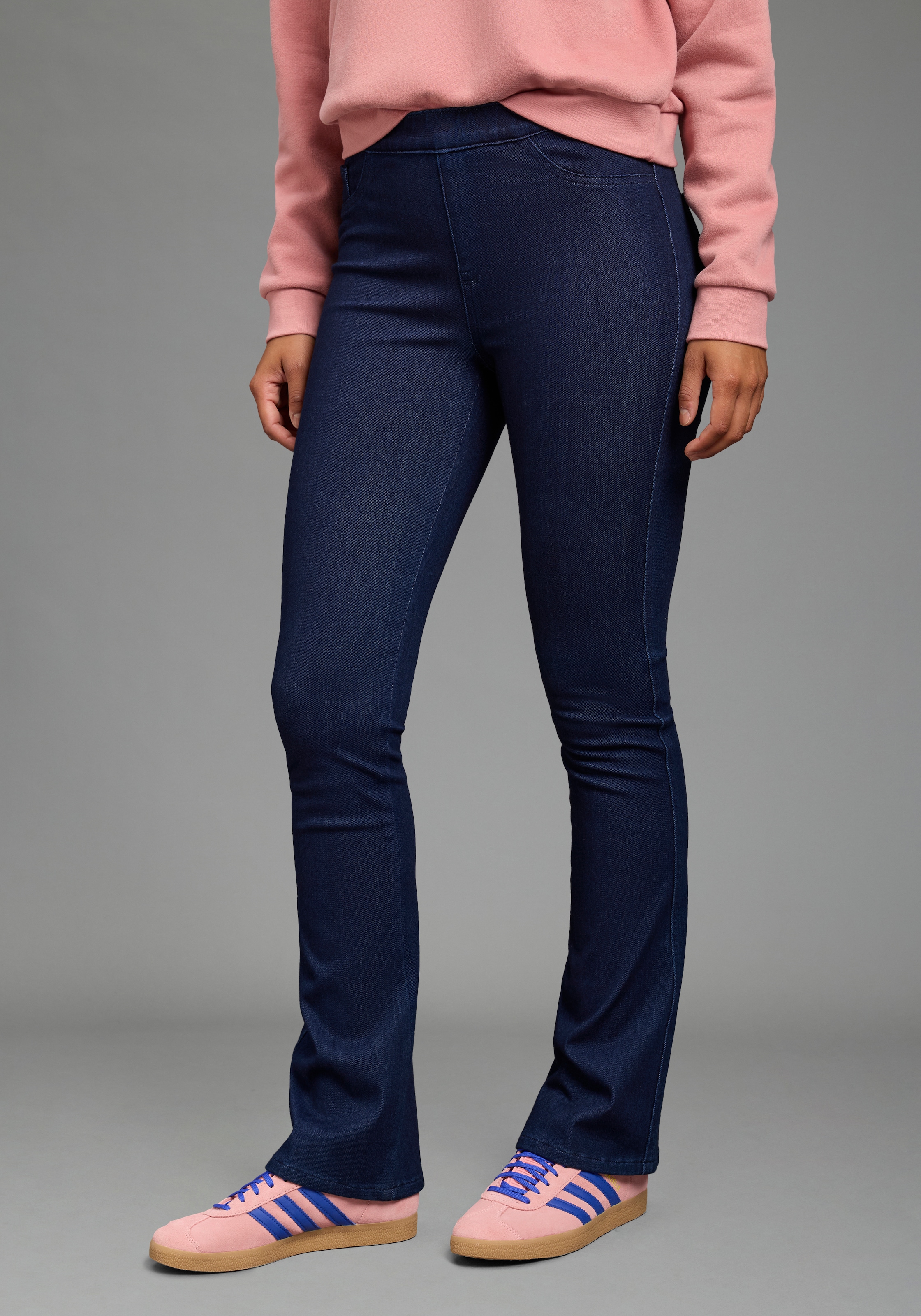 Image of Arizona Jeansjeggings "im 4 Way Stretch, Quer- und Längselastisch, Bootcut" sehr schmale Passform, Bootcut-Beinform, normale Leibhöhe