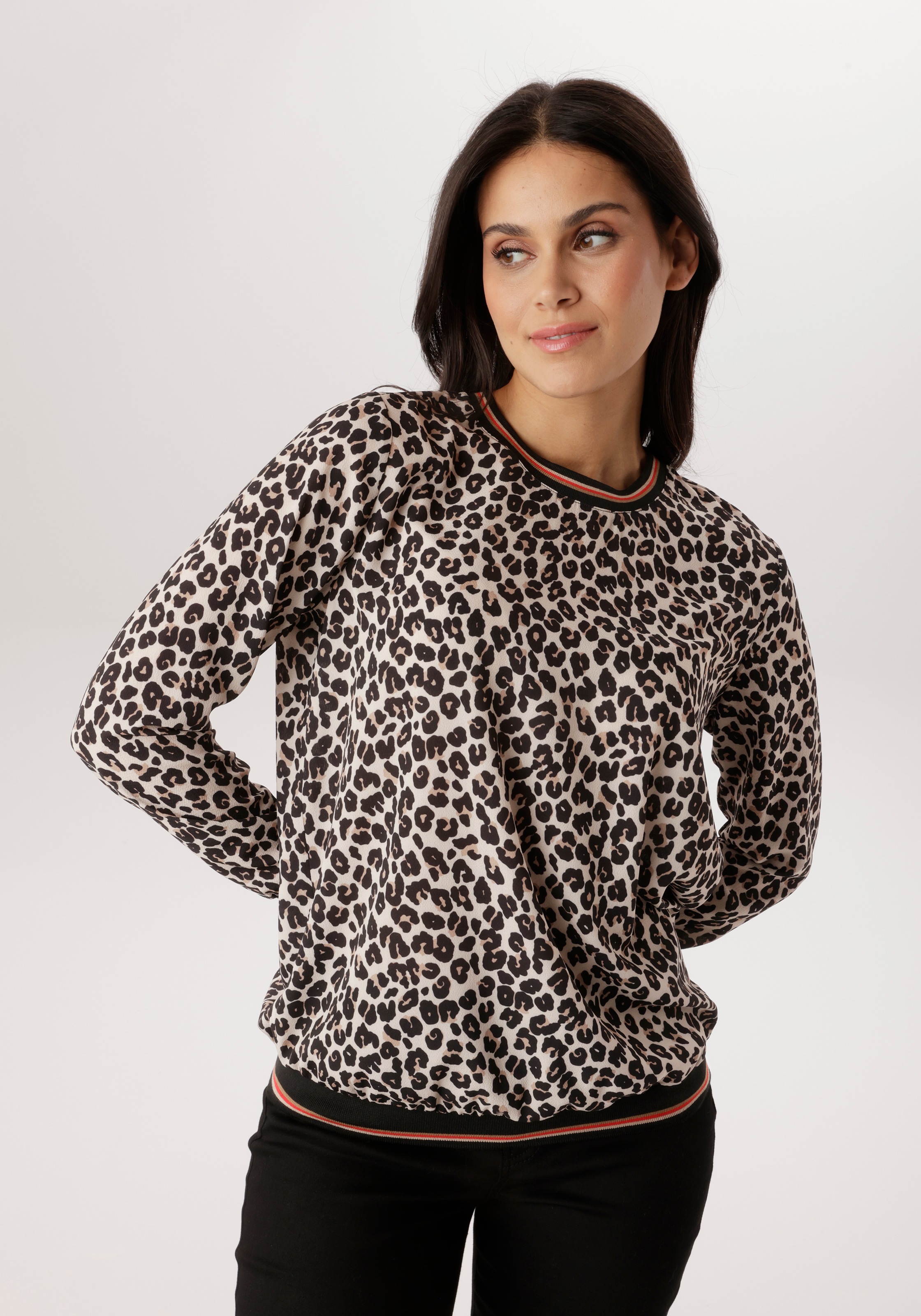 Image of Aniston SELECTED Shirtbluse mit gestreiften Bündchen und Lepoarden-Print allover - NEUE KOLLEKTION