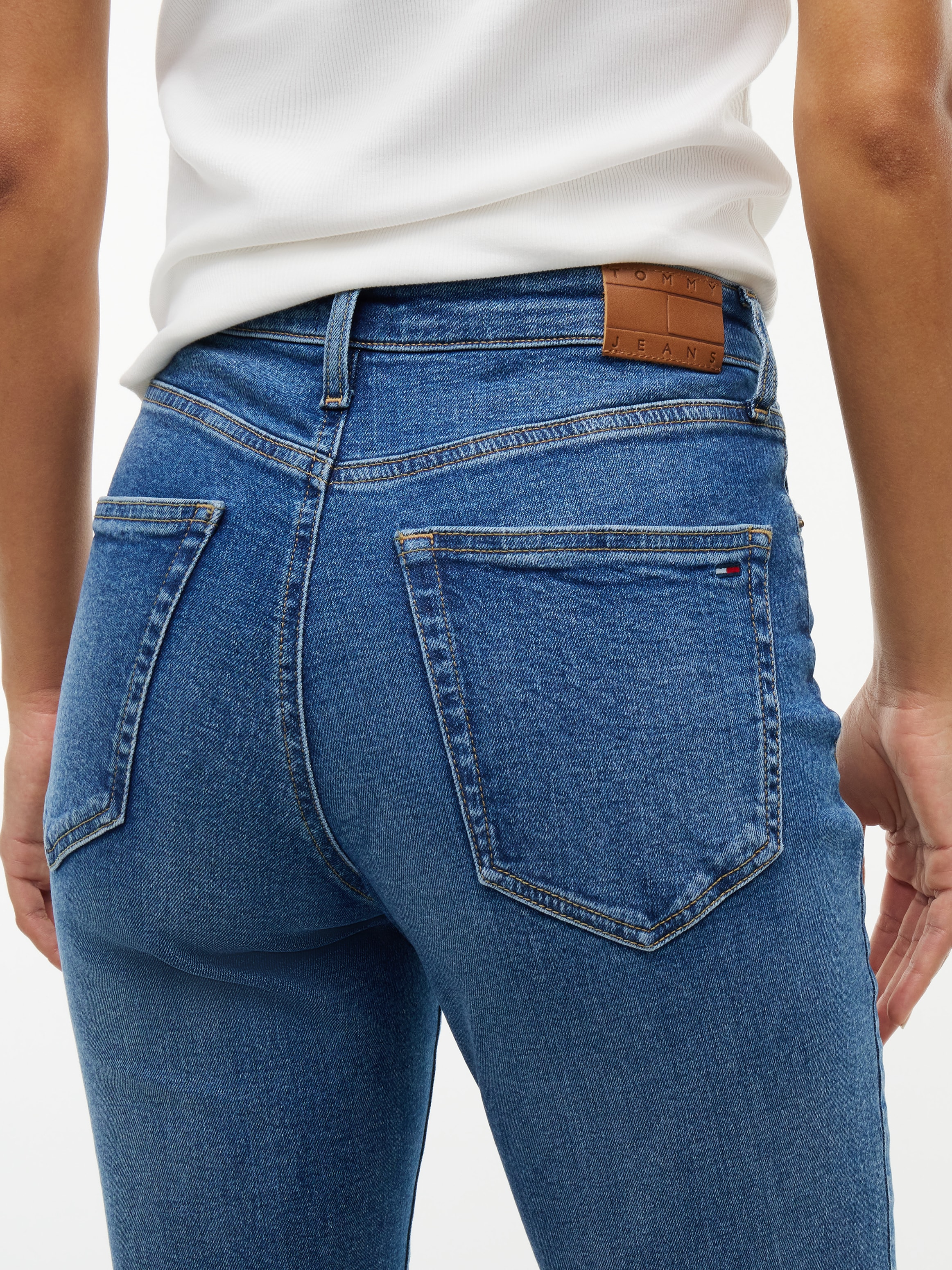 Tommy Jeans Jeans bootcut »SYLVIA HIGH RISE BOOTCUT DJ0239« mélange de coton