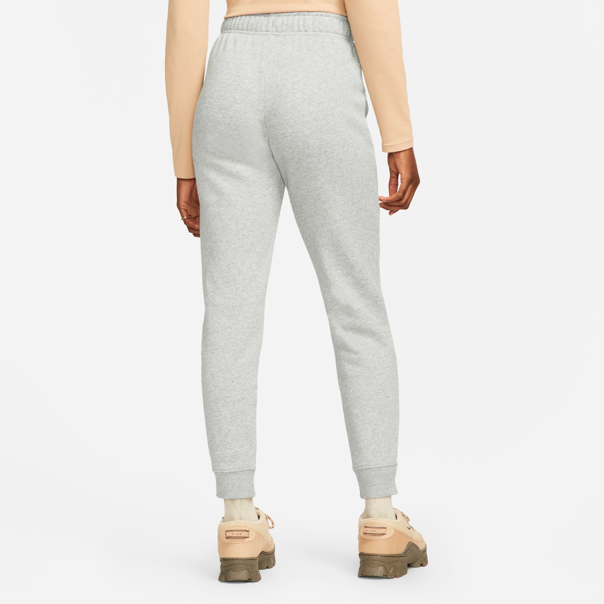 Nike Sportswear Jogginghose »Club Fleece Women's Mid-Rise Slim Joggers«