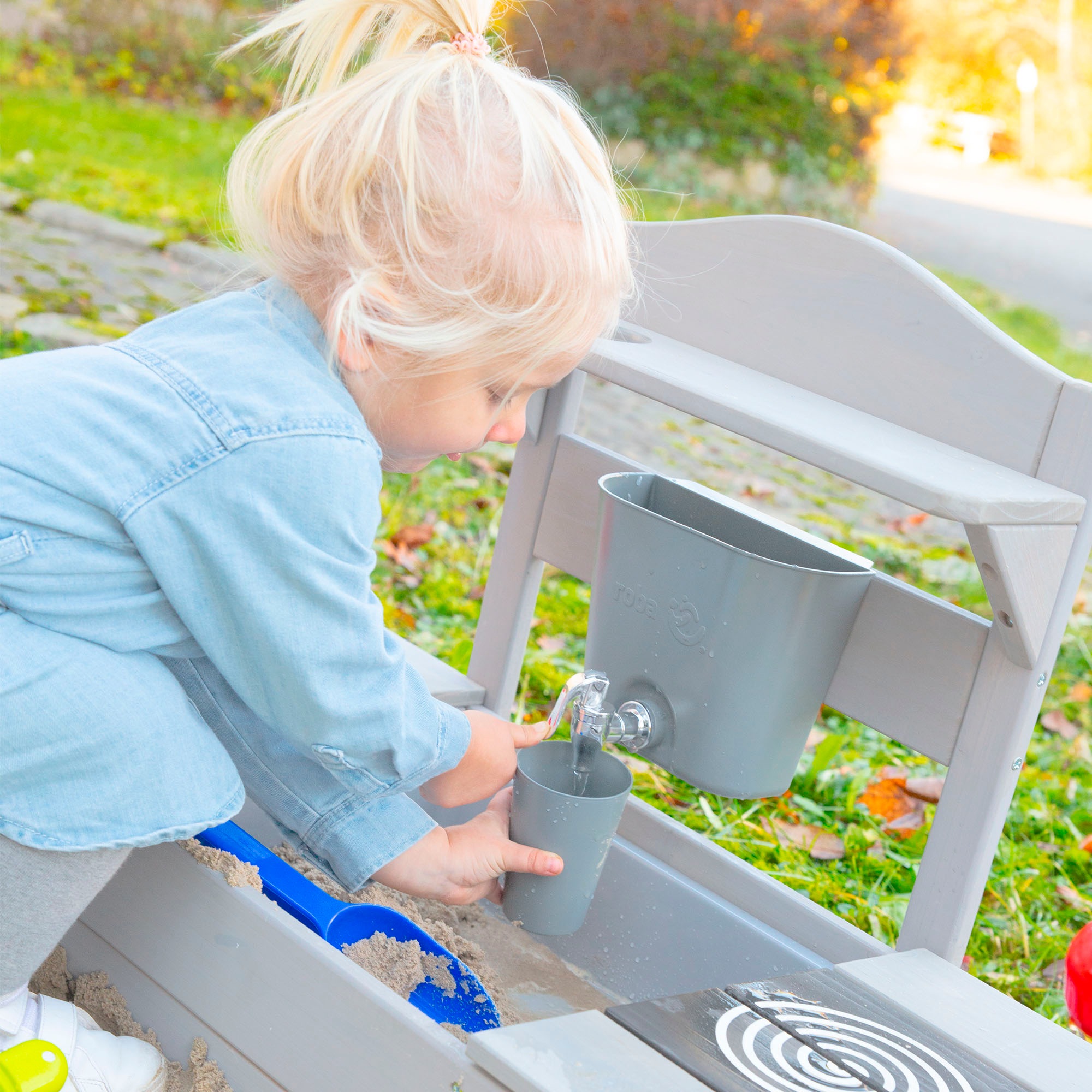 roba® Sandkasten »117 x 118 x 54 cm, mit Matschküche, grau« FSC® - schützt Wald