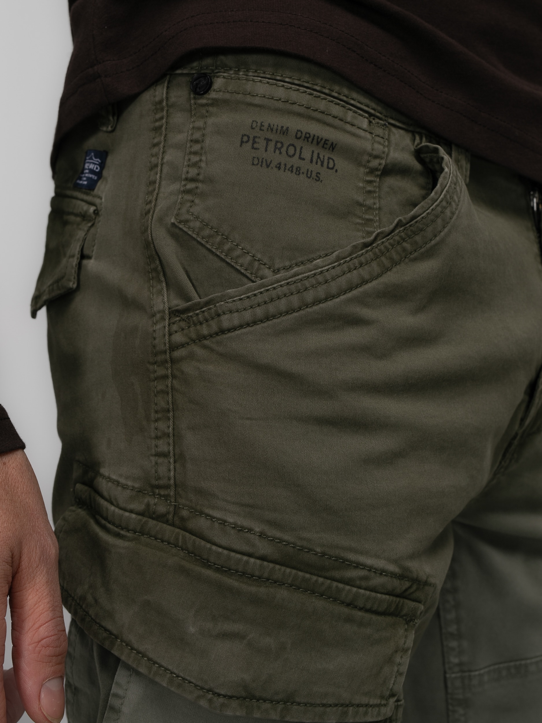 Petrol Industries Cargohose, Beinform: Carrot
