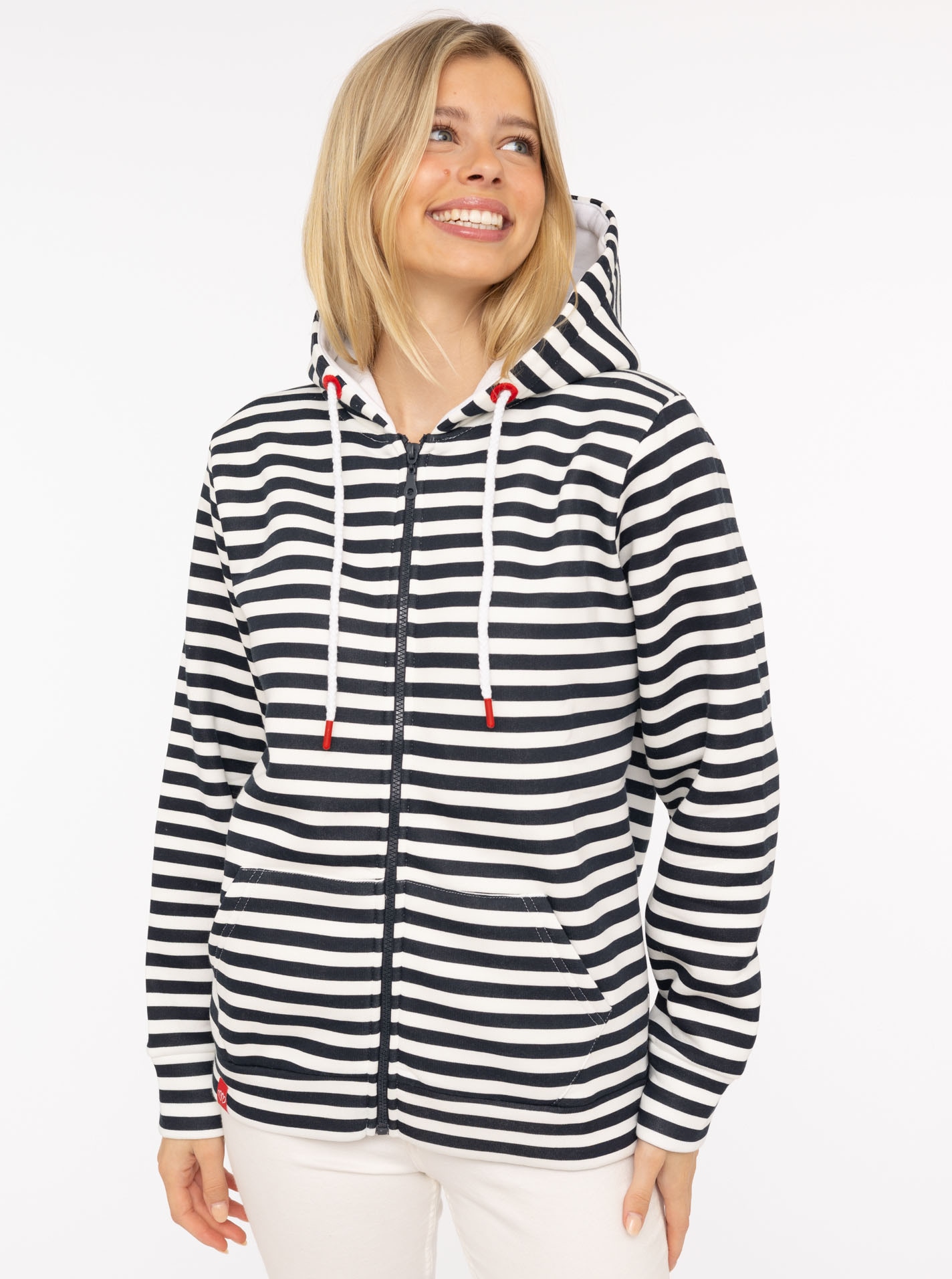 Image of Zwillingsherz Kapuzensweatjacke ""Streifen Strandglück"" gestreifte Hoodiejacke mit Strandglück Stickerei und Anker am Rücken