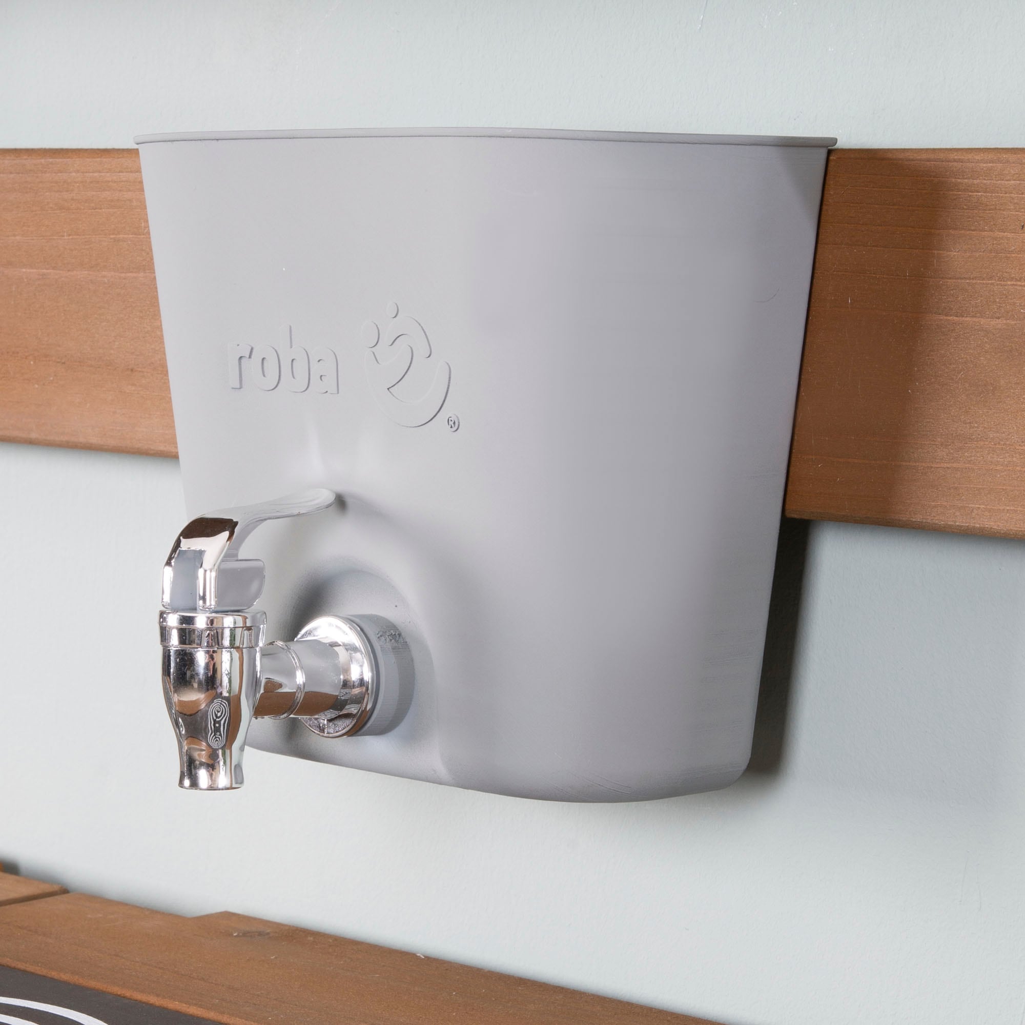 roba® Outdoor-Spielküche »Matschküche zum Aufhängen, teakholzfarben lasiert, aus Holz« FSC® - schützt Wald